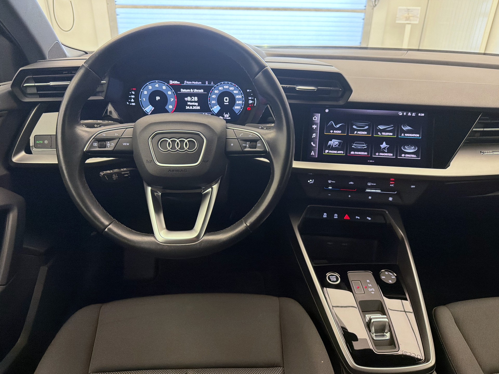 AUDI A3 Sportback 35 TFSI Attraction S-tronic-image-6