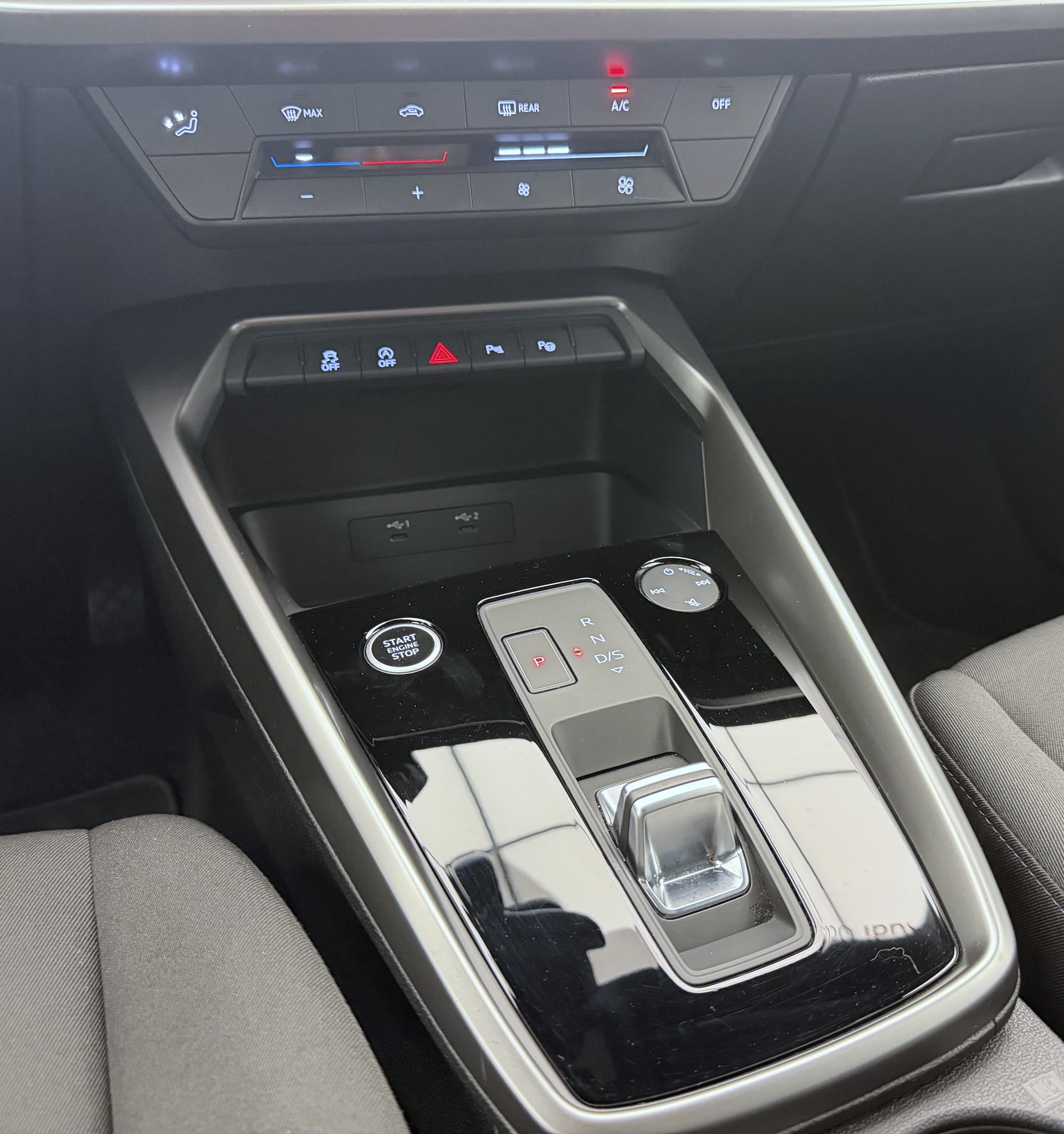 AUDI A3 Sportback 35 TFSI Attraction S-tronic-image-11