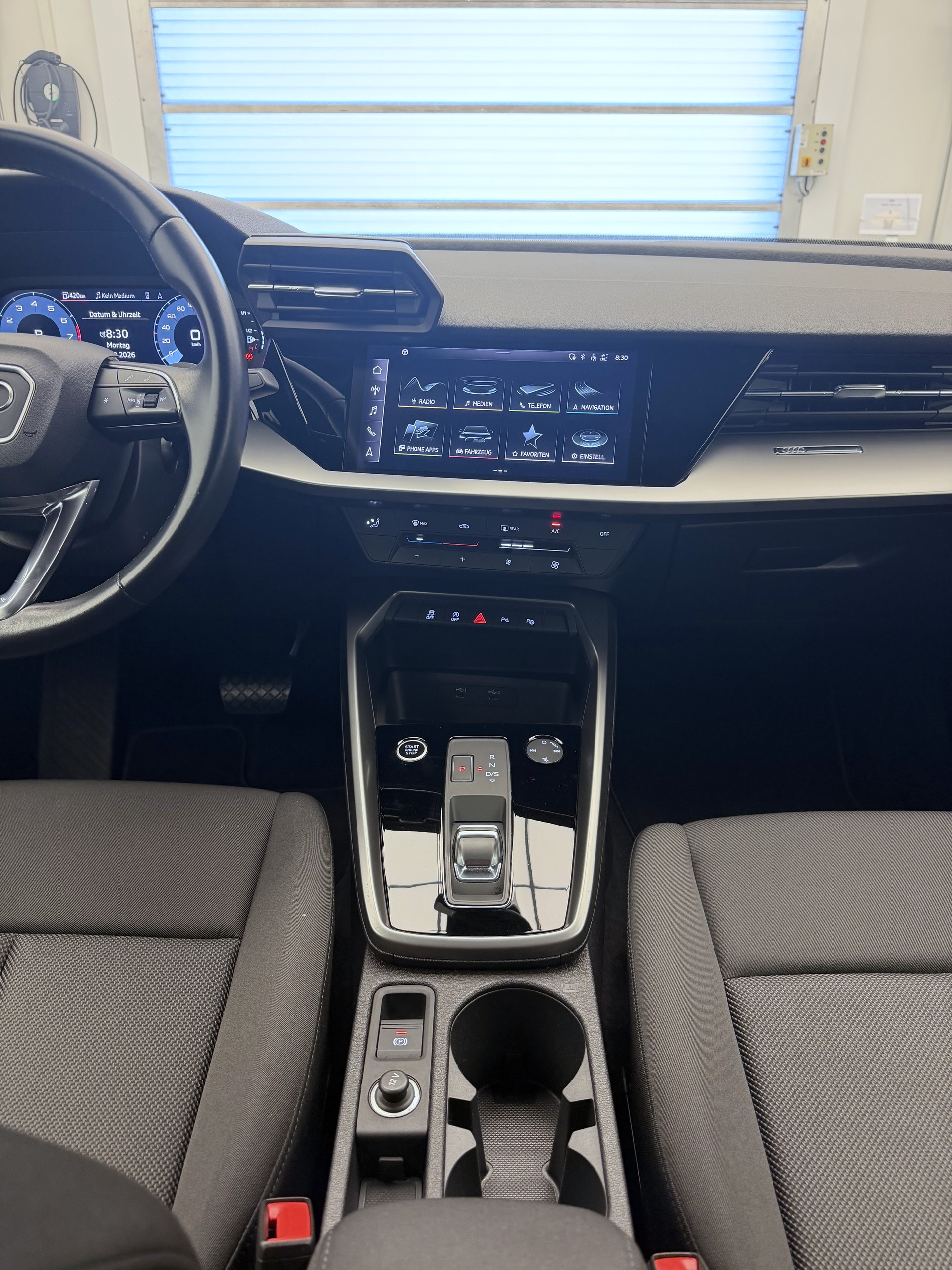 AUDI A3 Sportback 35 TFSI Attraction S-tronic-image-9