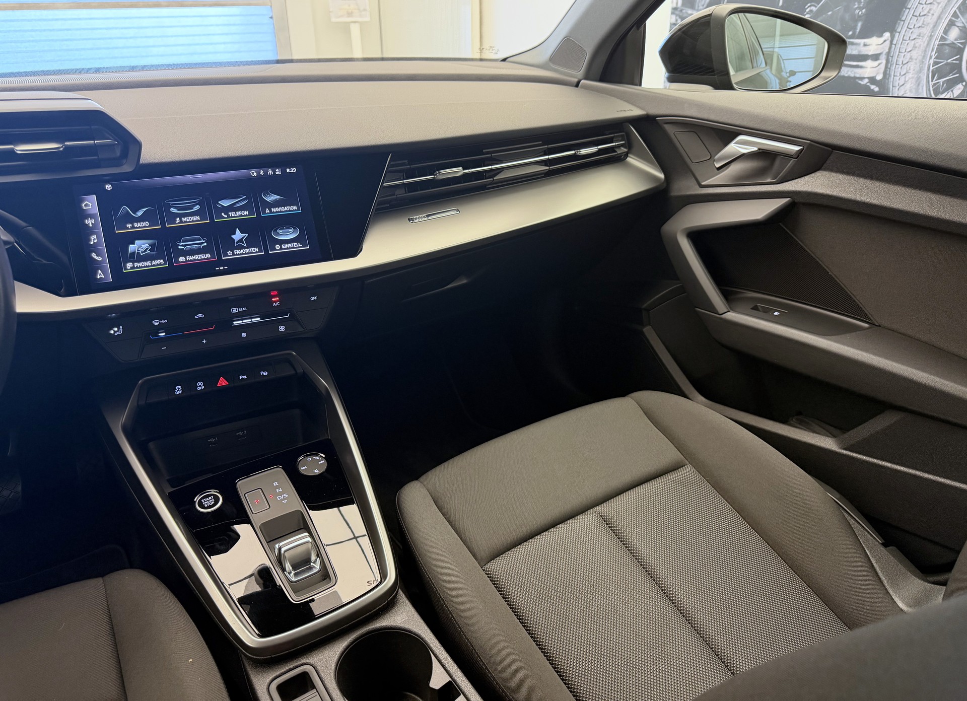 AUDI A3 Sportback 35 TFSI Attraction S-tronic-image-15