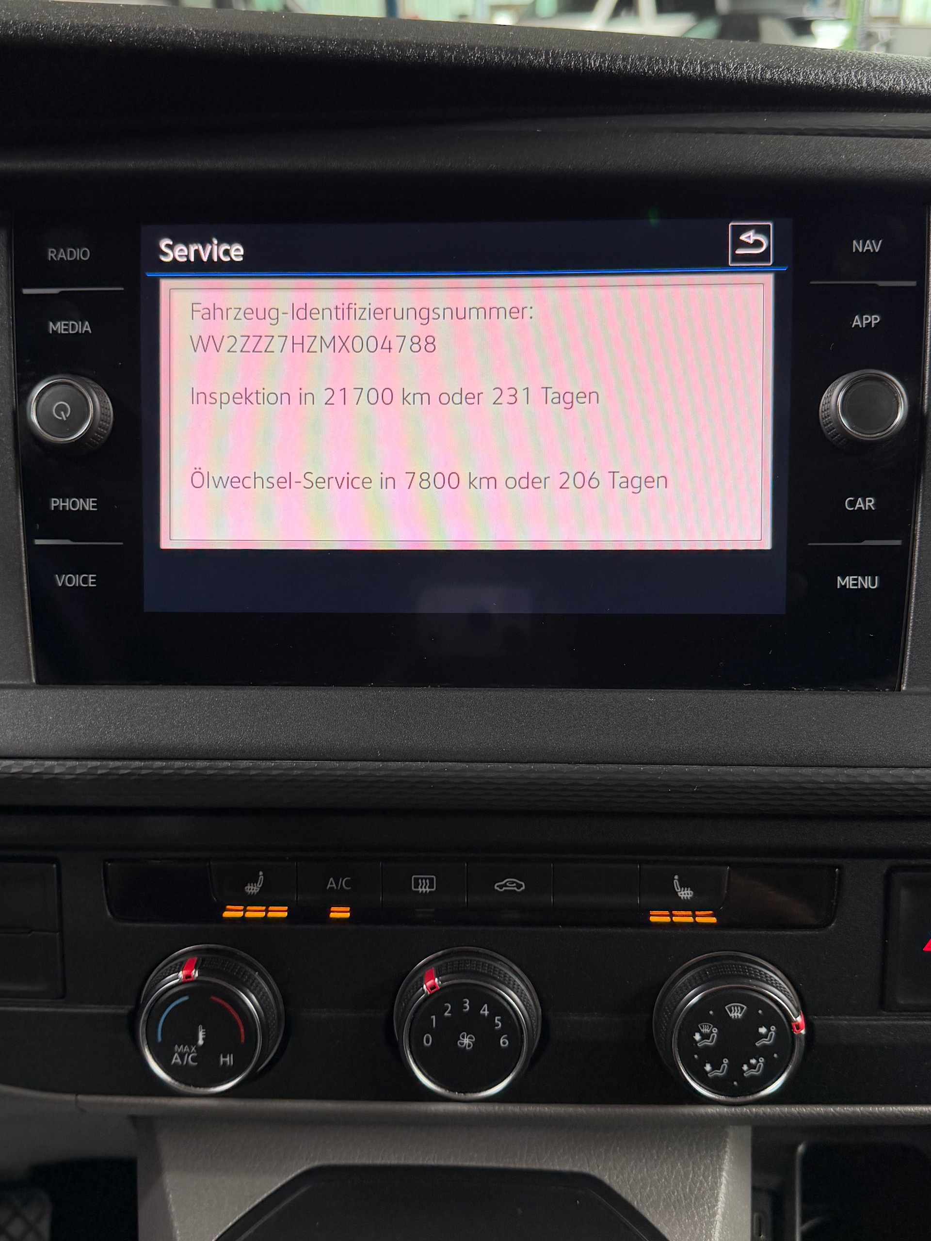 VW T6.1 2.0 TDI DSG Automat / 8-Plätzer / Tempomat-image-6