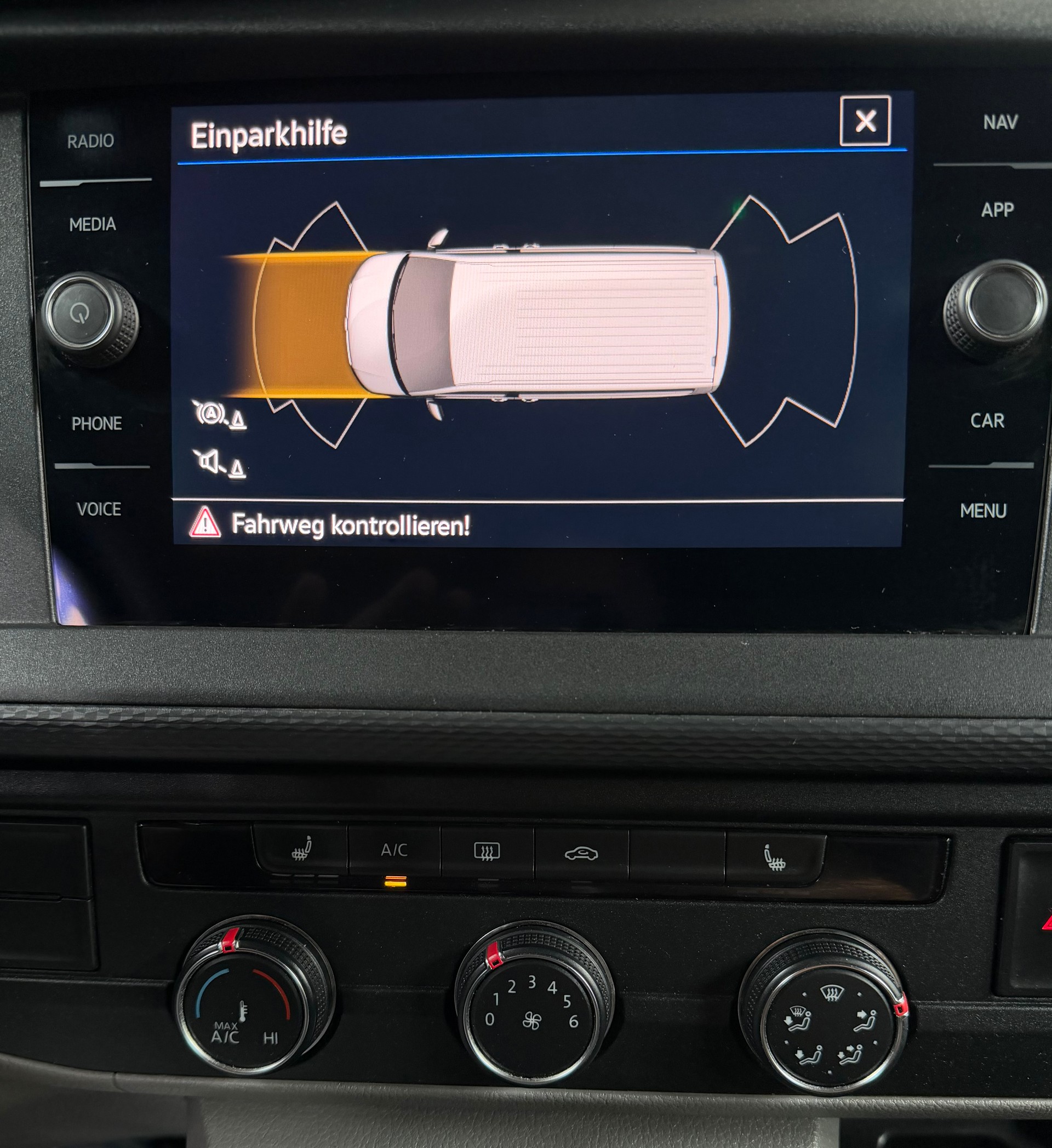 VW T6.1 2.0 TDI DSG Automat / 8-Plätzer / Tempomat-image-8