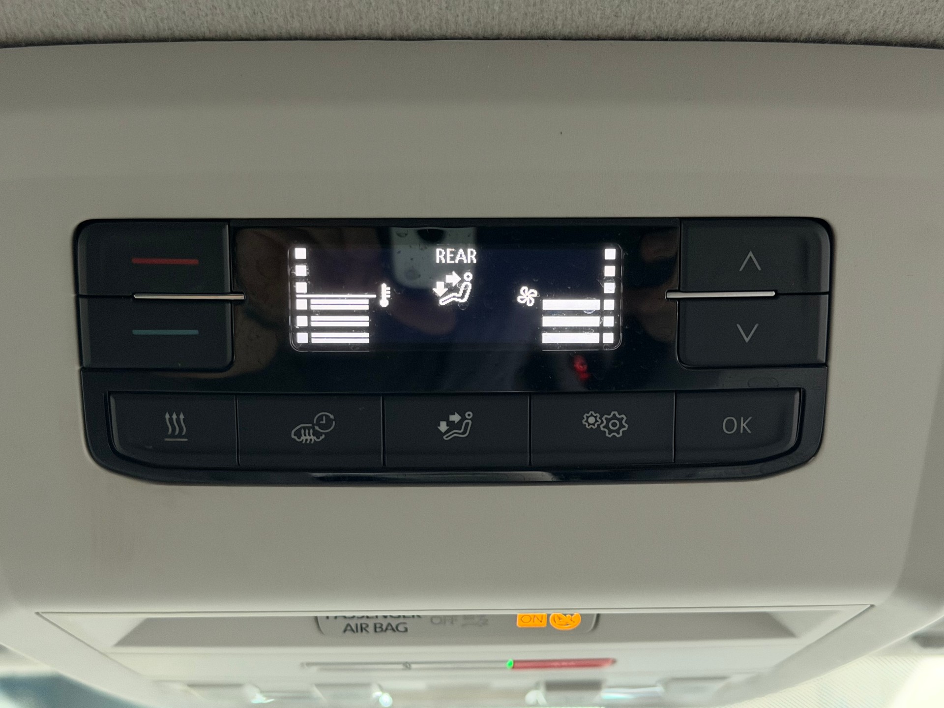 VW T6.1 2.0 TDI DSG Automat / 8-Plätzer / Tempomat-image-9