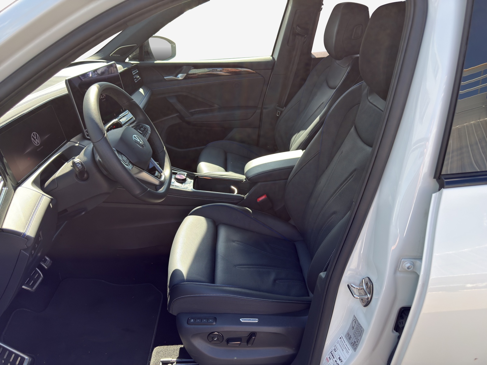 VW Tiguan 2.0 TDI SCR R-Line 4Motion DSG-image-7