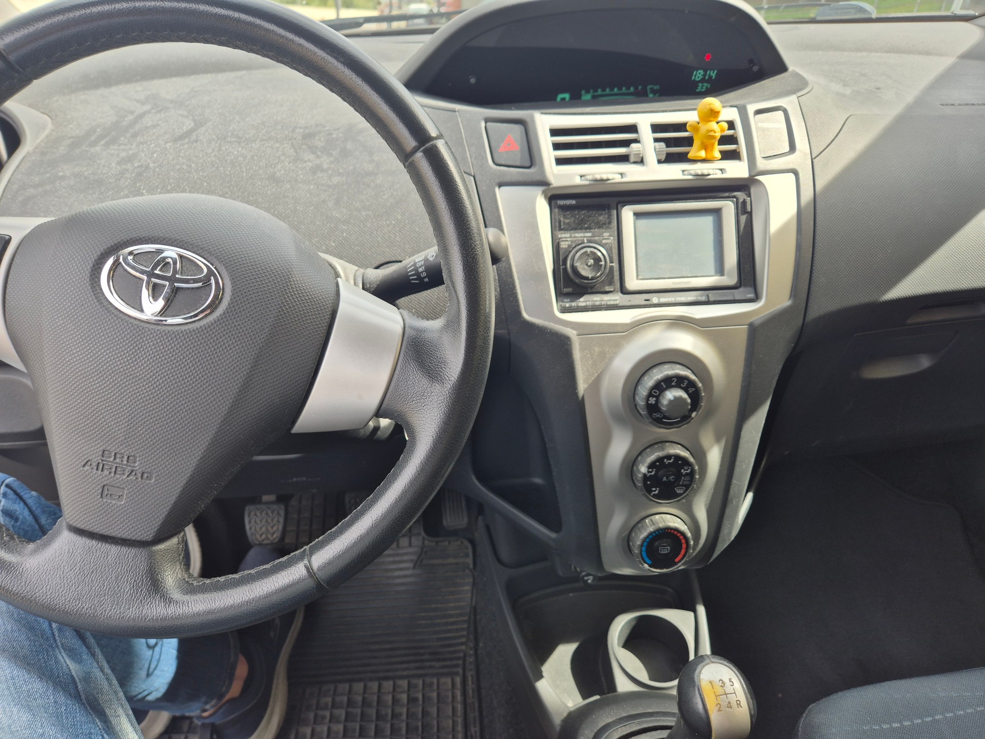 TOYOTA Yaris 1.3 Linea Sol-image-14