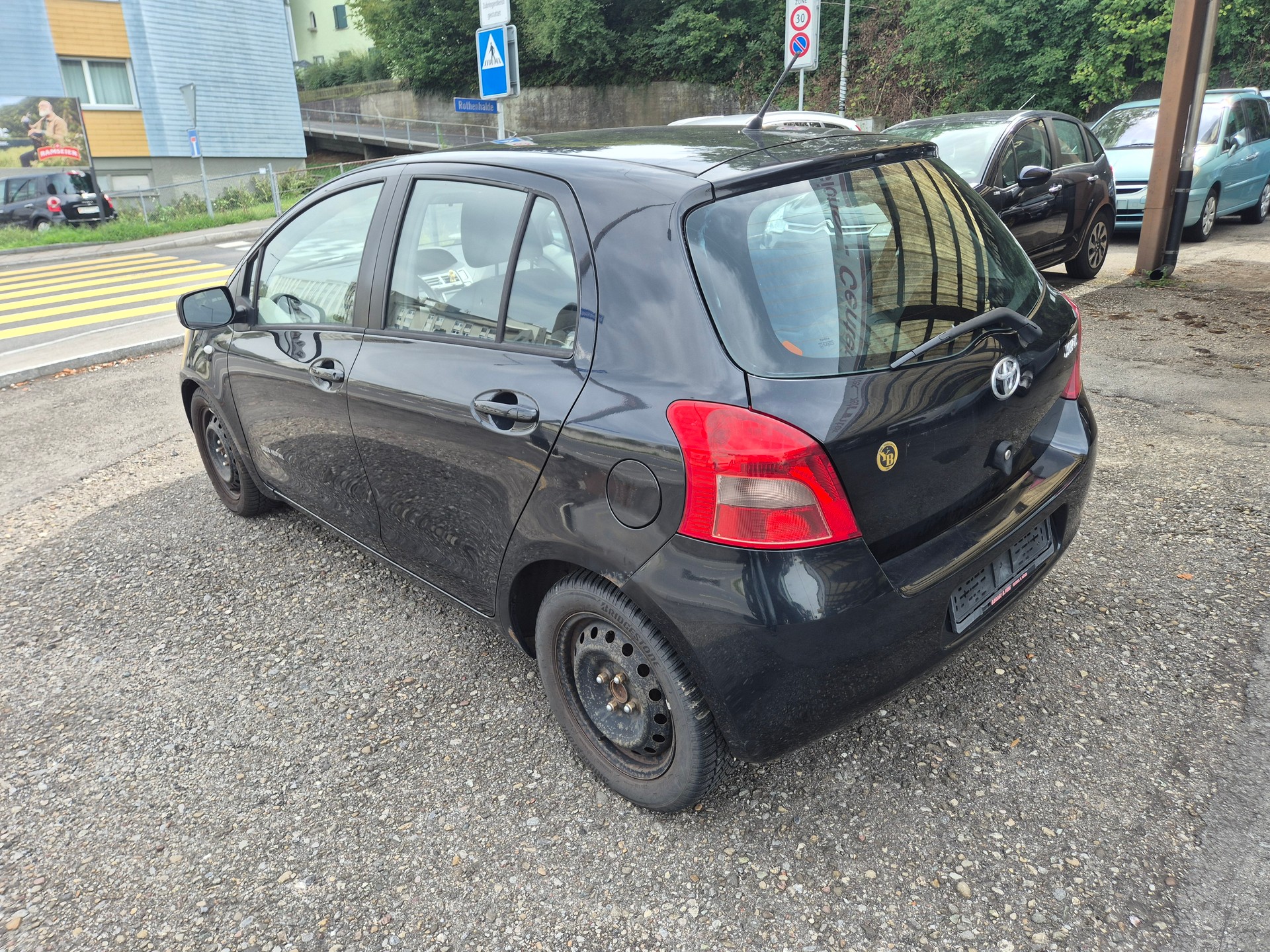 TOYOTA Yaris 1.3 Linea Sol-image-5