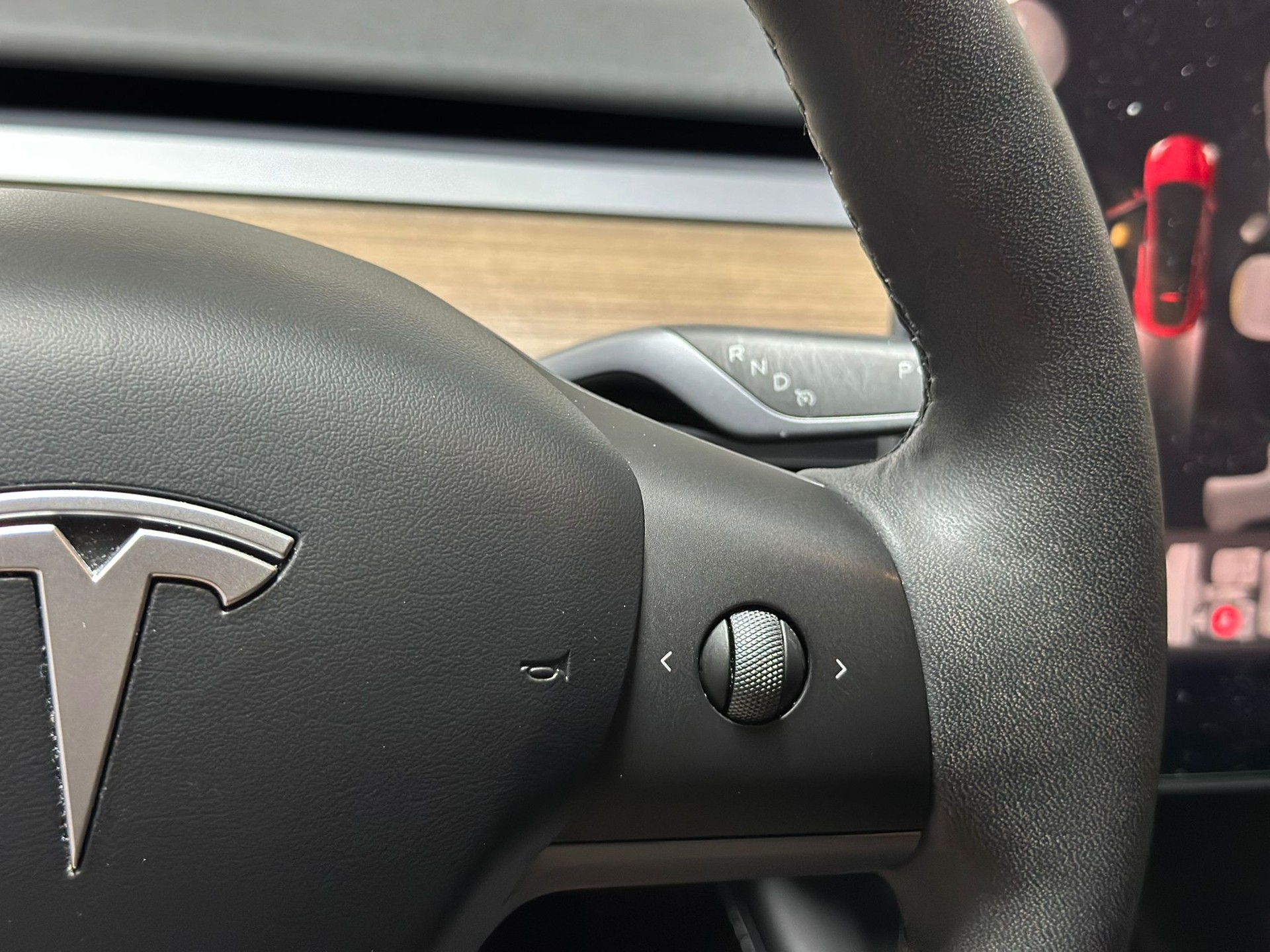 TESLA Model Y Long Range-image-10