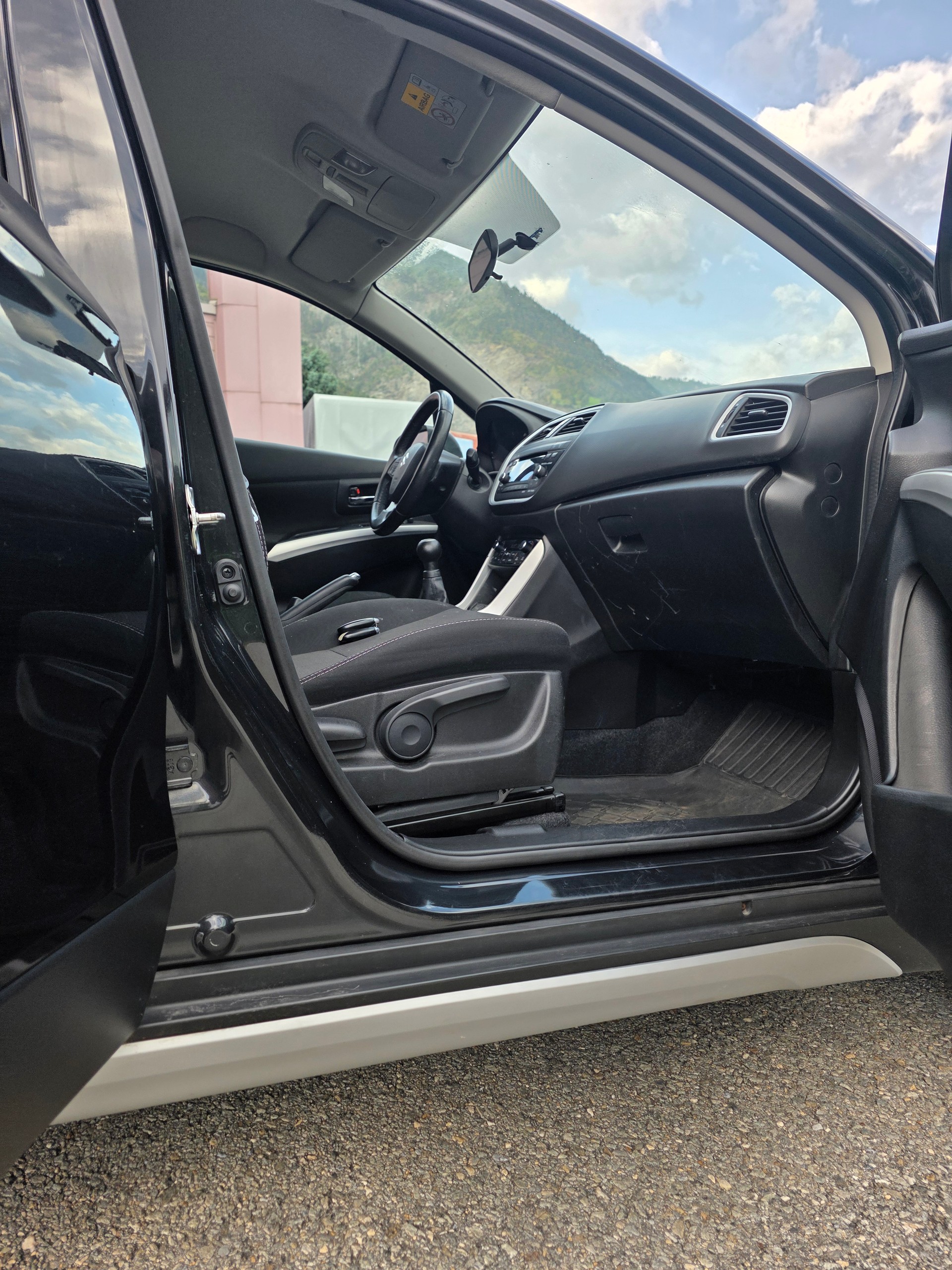 SUZUKI SX4 S-Cross 1.6 16V PizSulai 4WD CVT7-image-10