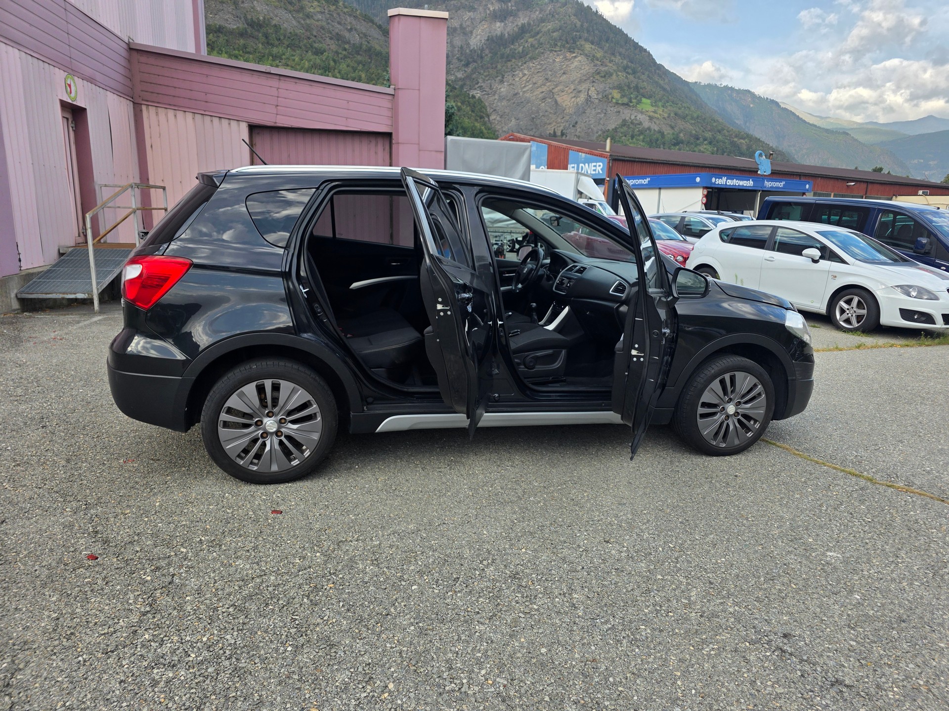 SUZUKI SX4 S-Cross 1.6 16V PizSulai 4WD CVT7-image-9