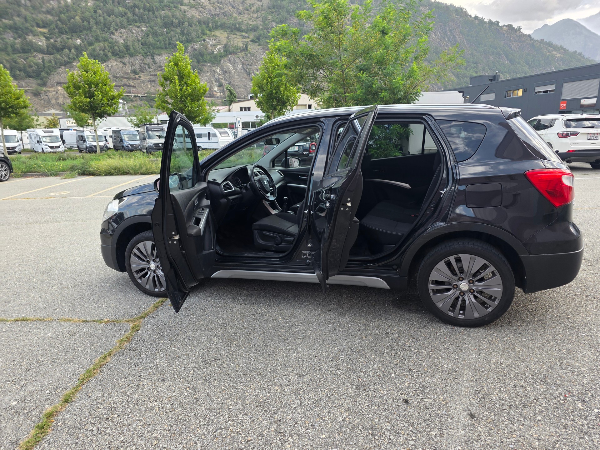 SUZUKI SX4 S-Cross 1.6 16V PizSulai 4WD CVT7-image-11