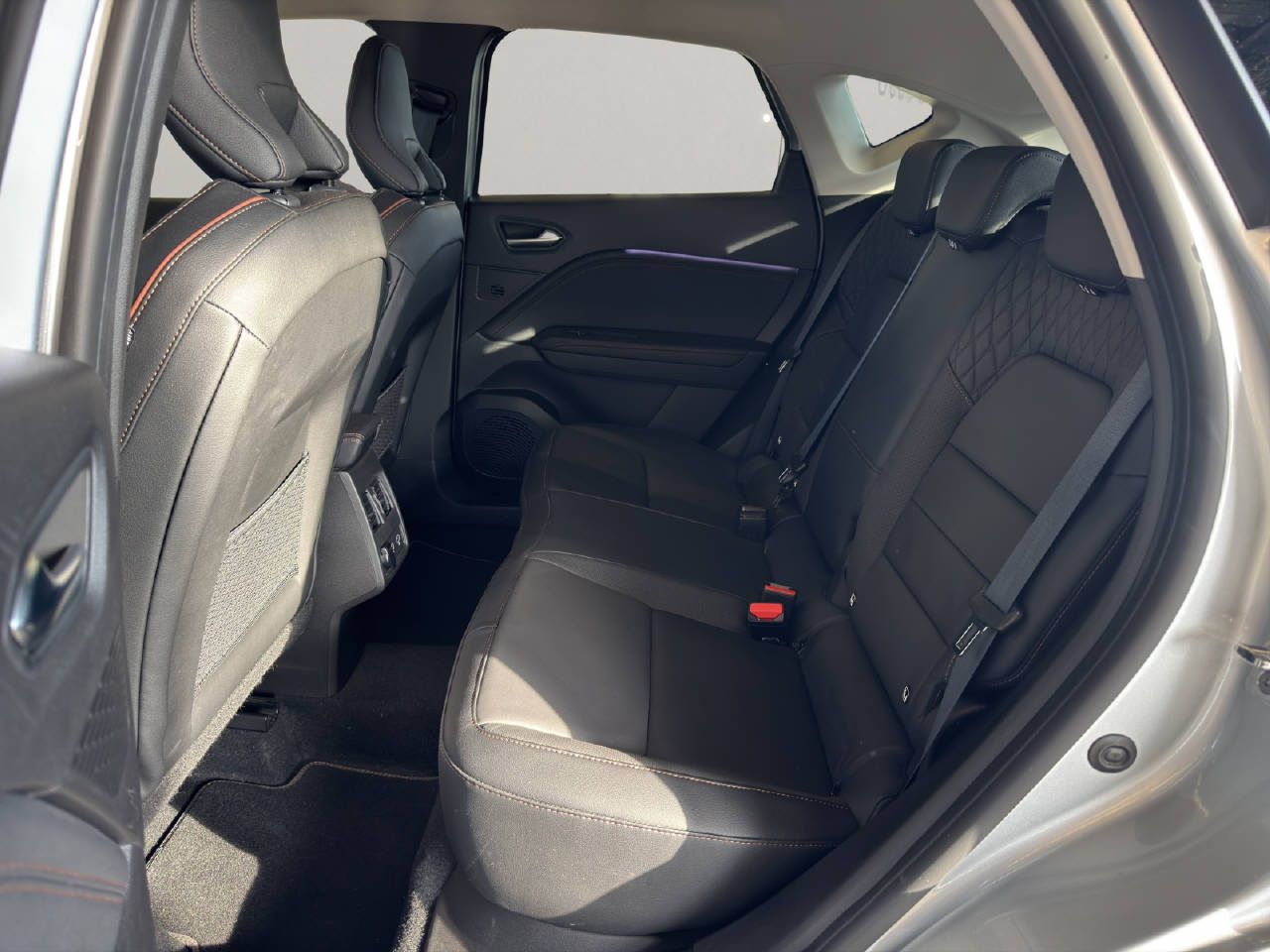 RENAULT Captur 1.3 TCe 140 Initiale EDC ERSATZWAGEN-image-5