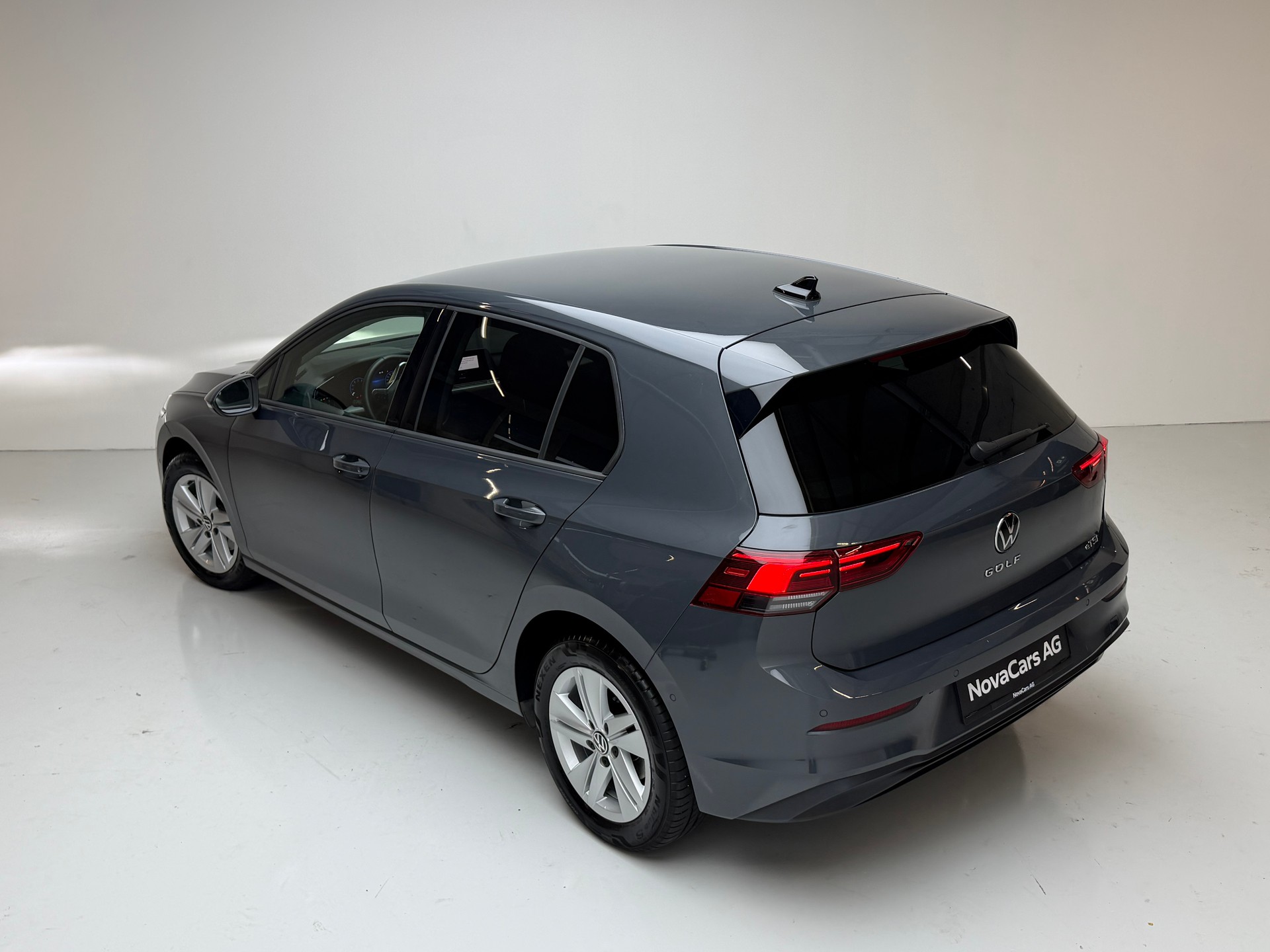 VW Golf 1.0 eTSI | CH | VOLLAUSSTATTUNG-showroom-element-2