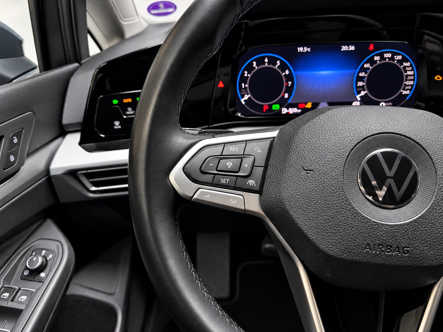 VW Golf 1.0 eTSI | CH | VOLLAUSSTATTUNG-image-21