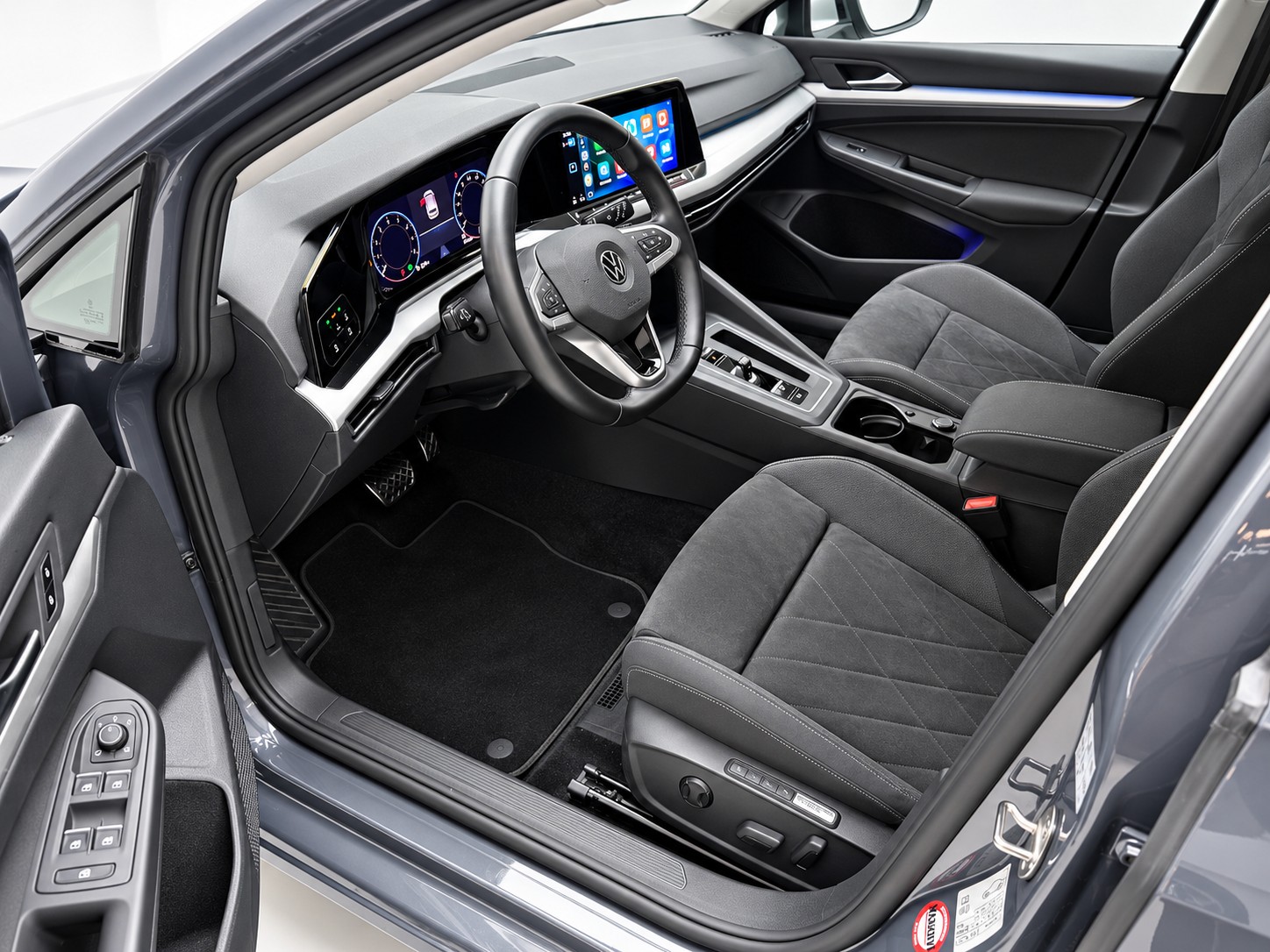 VW Golf 1.0 eTSI | CH | VOLLAUSSTATTUNG-image-10