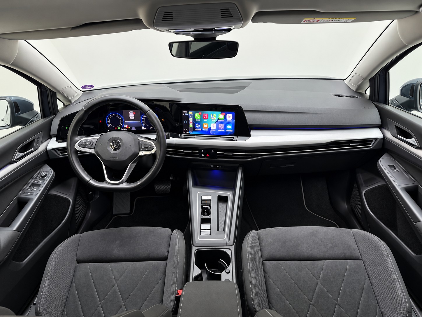 VW Golf 1.0 eTSI | CH | VOLLAUSSTATTUNG-image-13