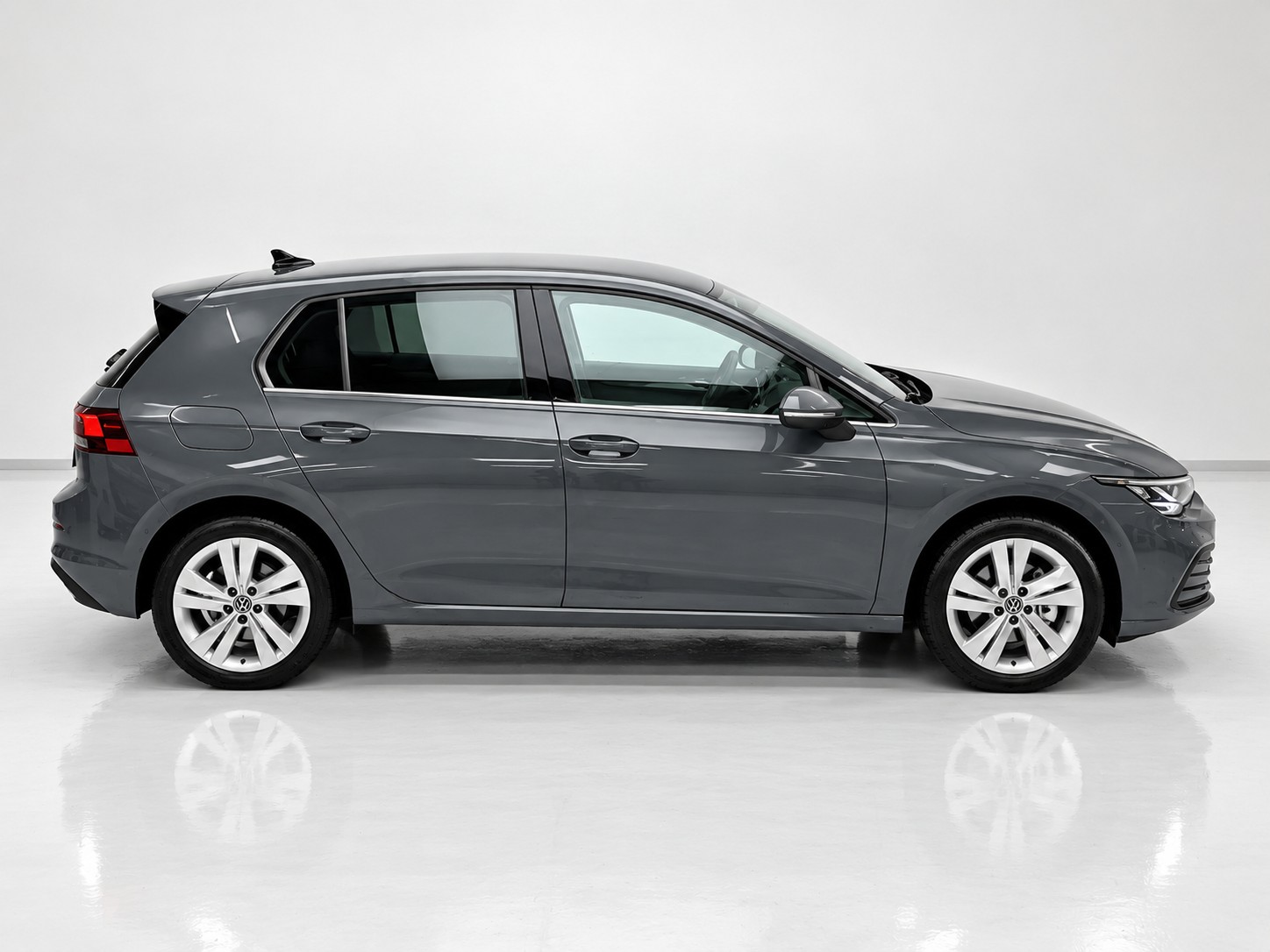 VW Golf 1.0 eTSI | CH | VOLLAUSSTATTUNG-image-6