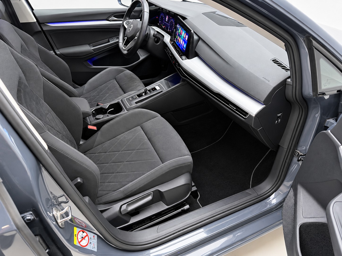 VW Golf 1.0 eTSI | CH | VOLLAUSSTATTUNG-image-17