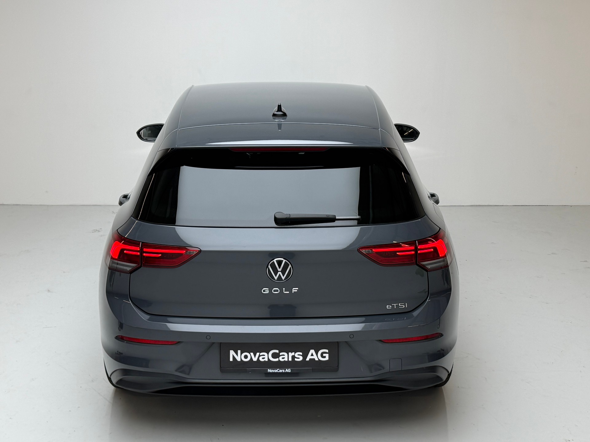 VW Golf 1.0 eTSI | CH | VOLLAUSSTATTUNG-showroom-element-3