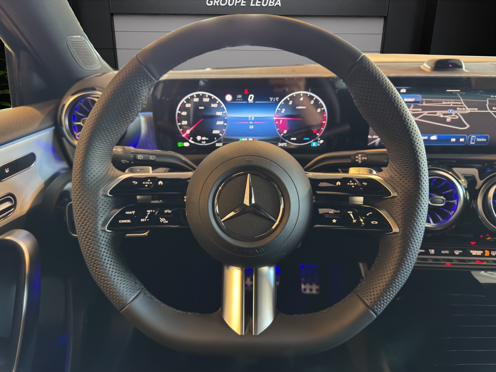 MERCEDES-BENZ A 250 4Matic 8G-DCT-image-12
