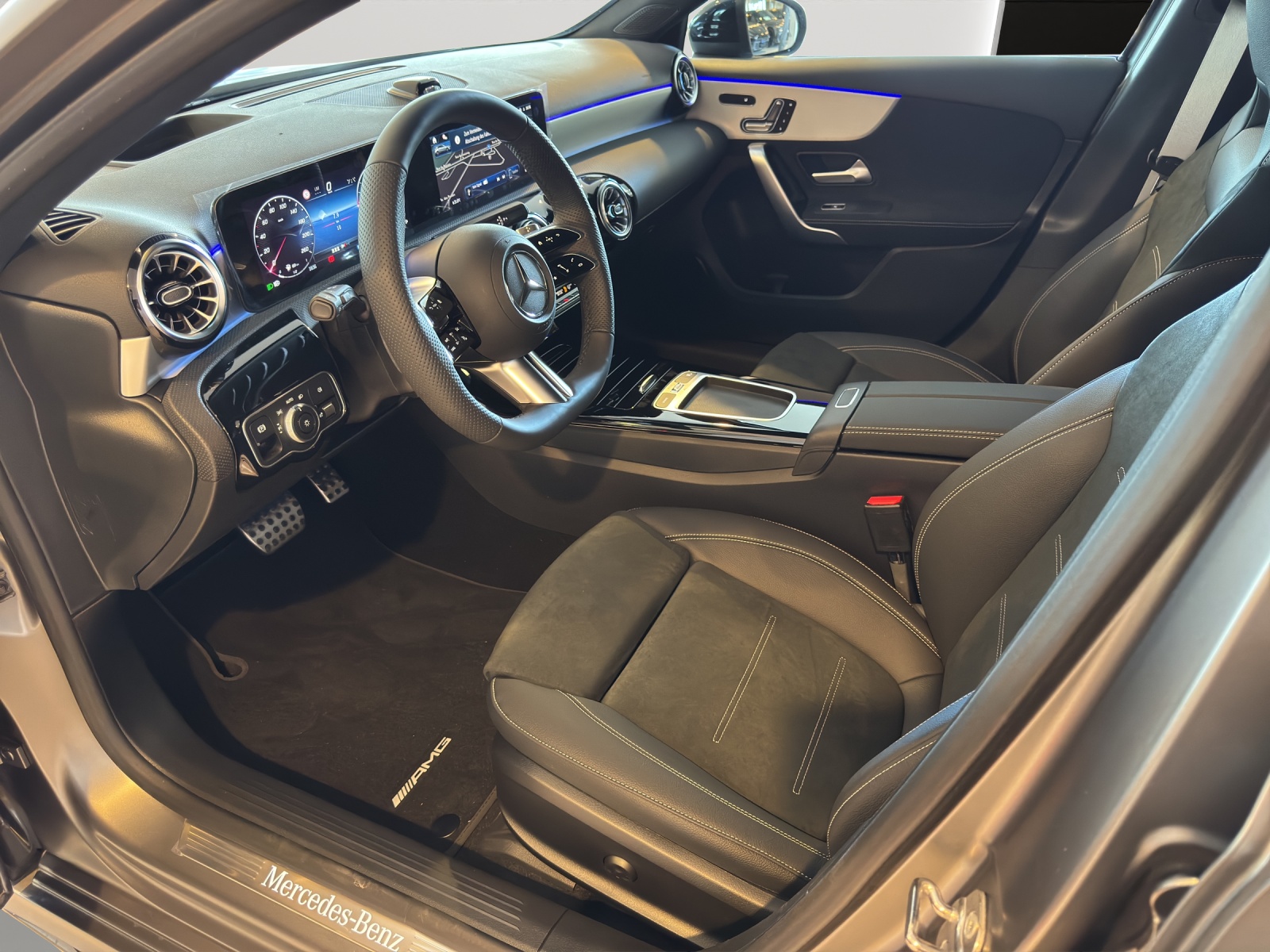 MERCEDES-BENZ A 250 4Matic 8G-DCT-image-8