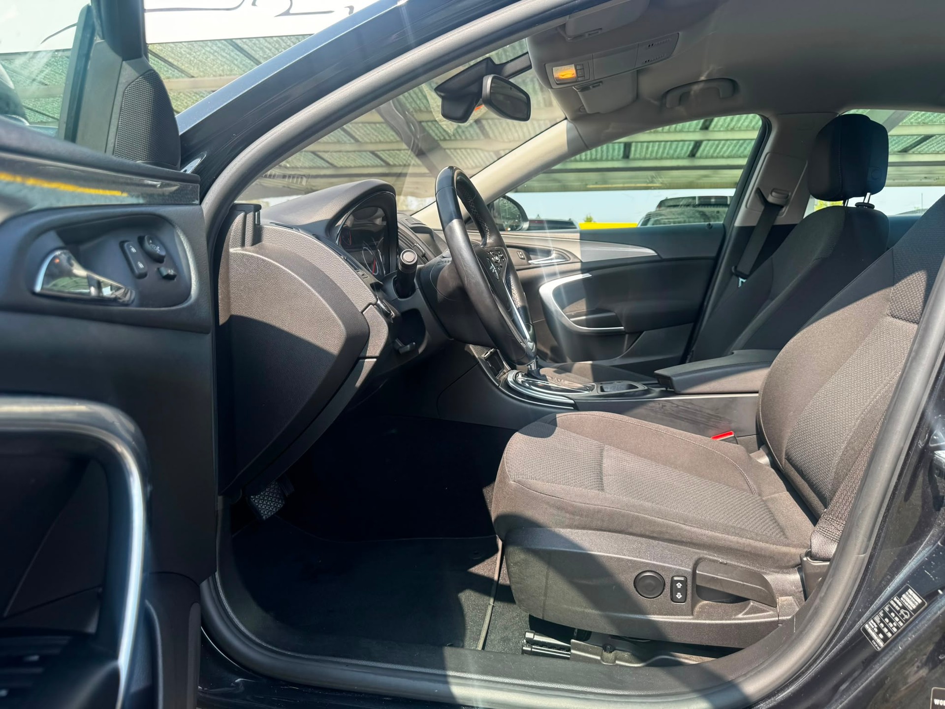 OPEL Insignia 1.6 Turbo Edition Automatic-image-9
