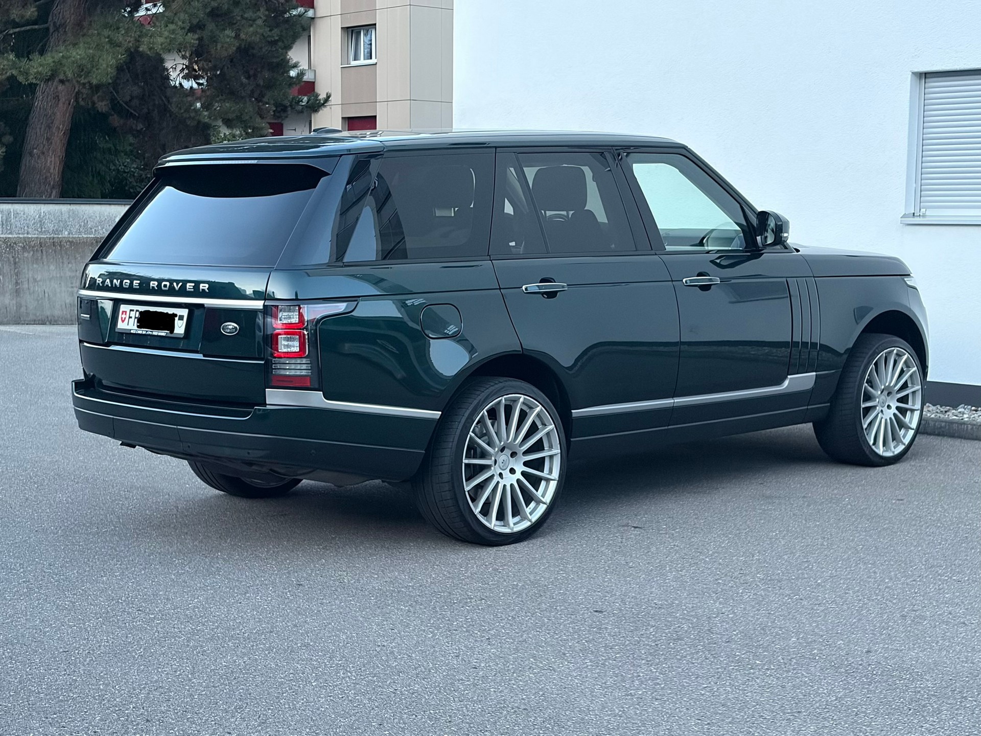 LAND ROVER Range Rover 4.4 SDV8 Autobiography Automatic-image-2