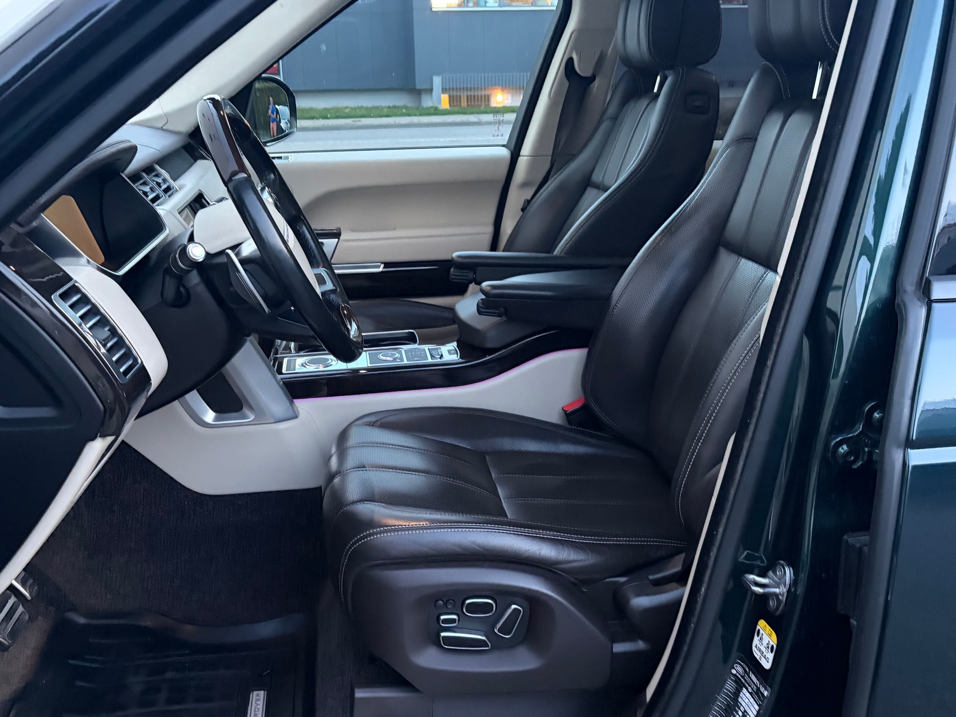 LAND ROVER Range Rover 4.4 SDV8 Autobiography Automatic-image-10
