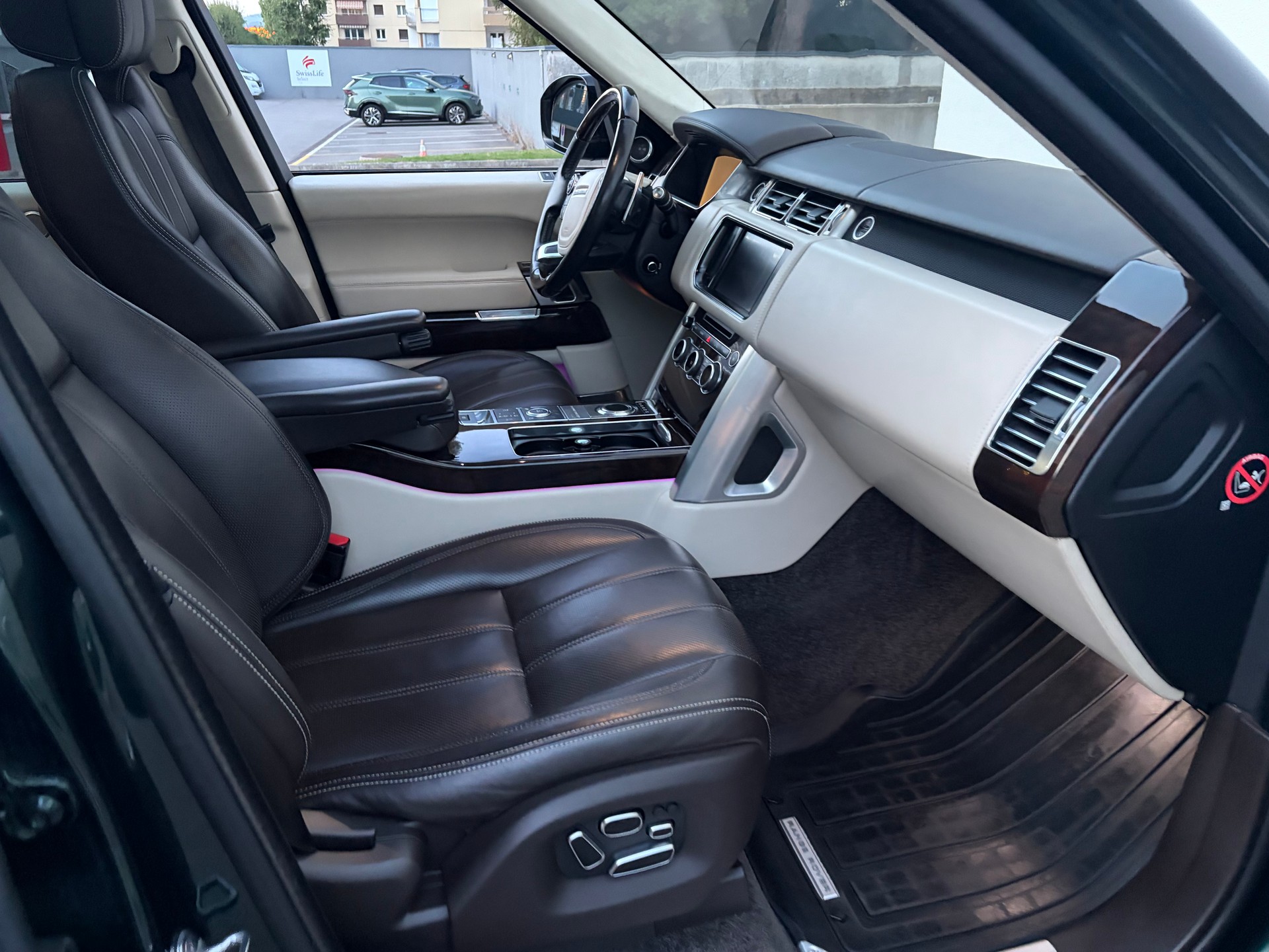 LAND ROVER Range Rover 4.4 SDV8 Autobiography Automatic-image-11