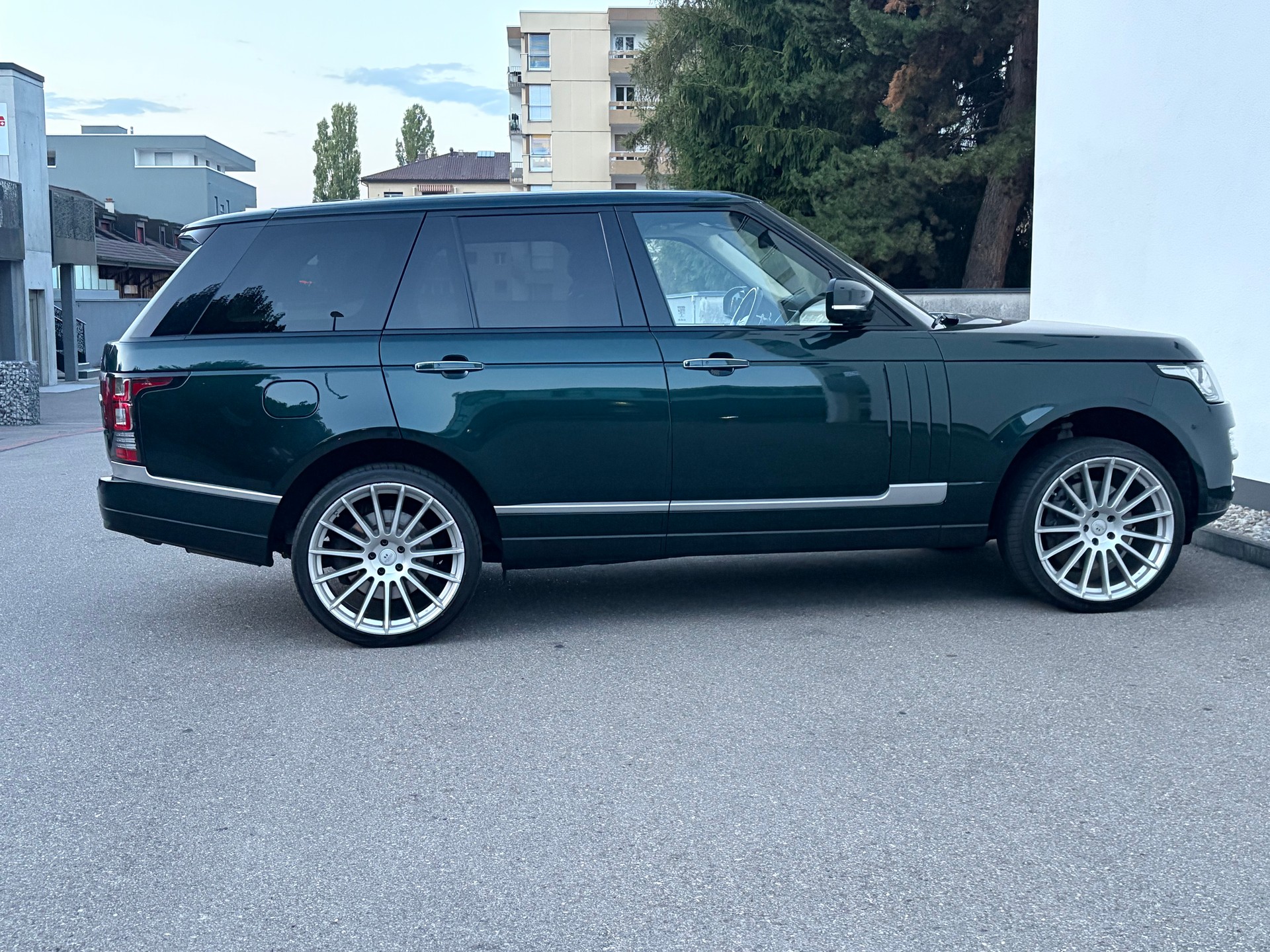 LAND ROVER Range Rover 4.4 SDV8 Autobiography Automatic-image-5