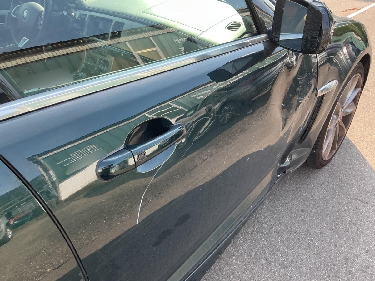 JAGUAR XF 3.0d V6 Portfolio-image-9