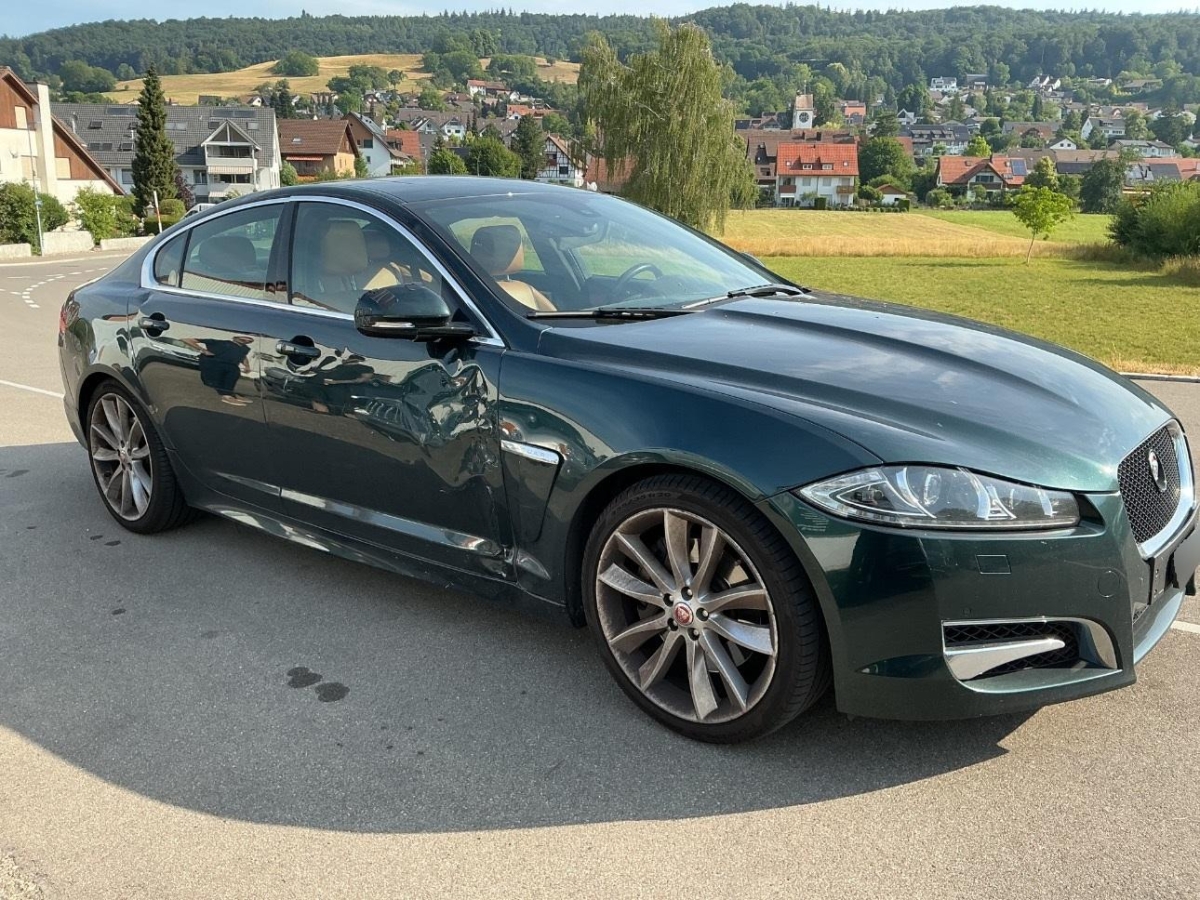 JAGUAR XF 3.0d V6 Portfolio-image-0