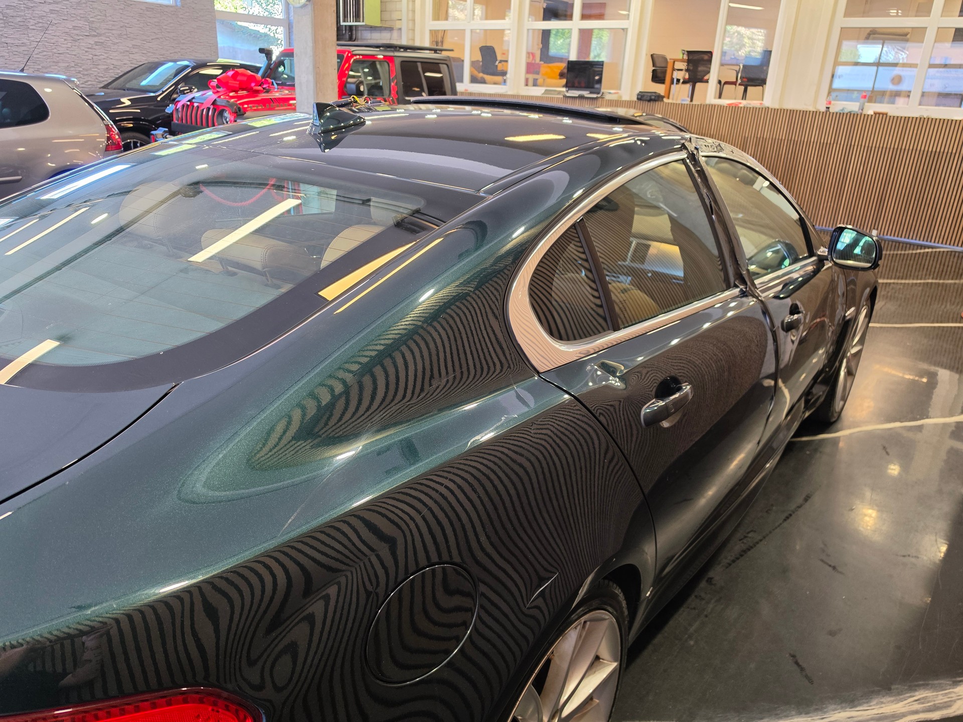 JAGUAR XF 3.0d S V6 Luxury-image-6