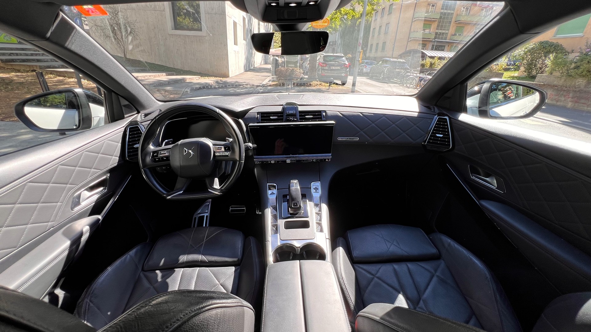 DS AUTOMOBILES 2.0 BlueHDi 180 Be Chic-image-2