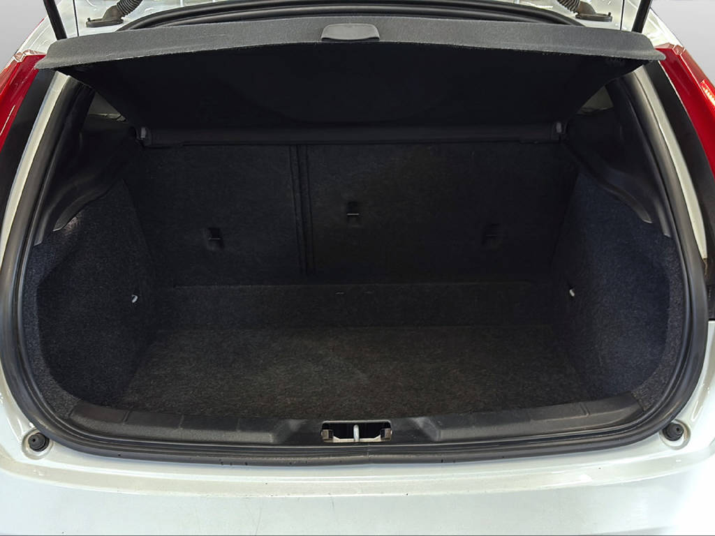VOLVO V40 1.5 T2 R-Design S/S-image-12