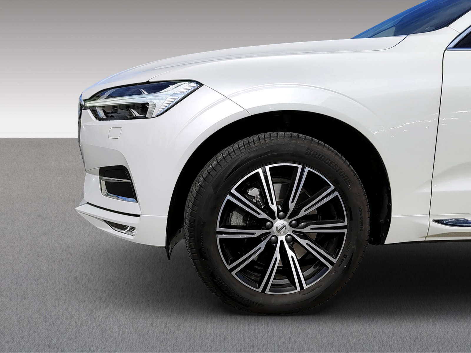 VOLVO XC60 2.0 T5 Inscription AWD-image-5
