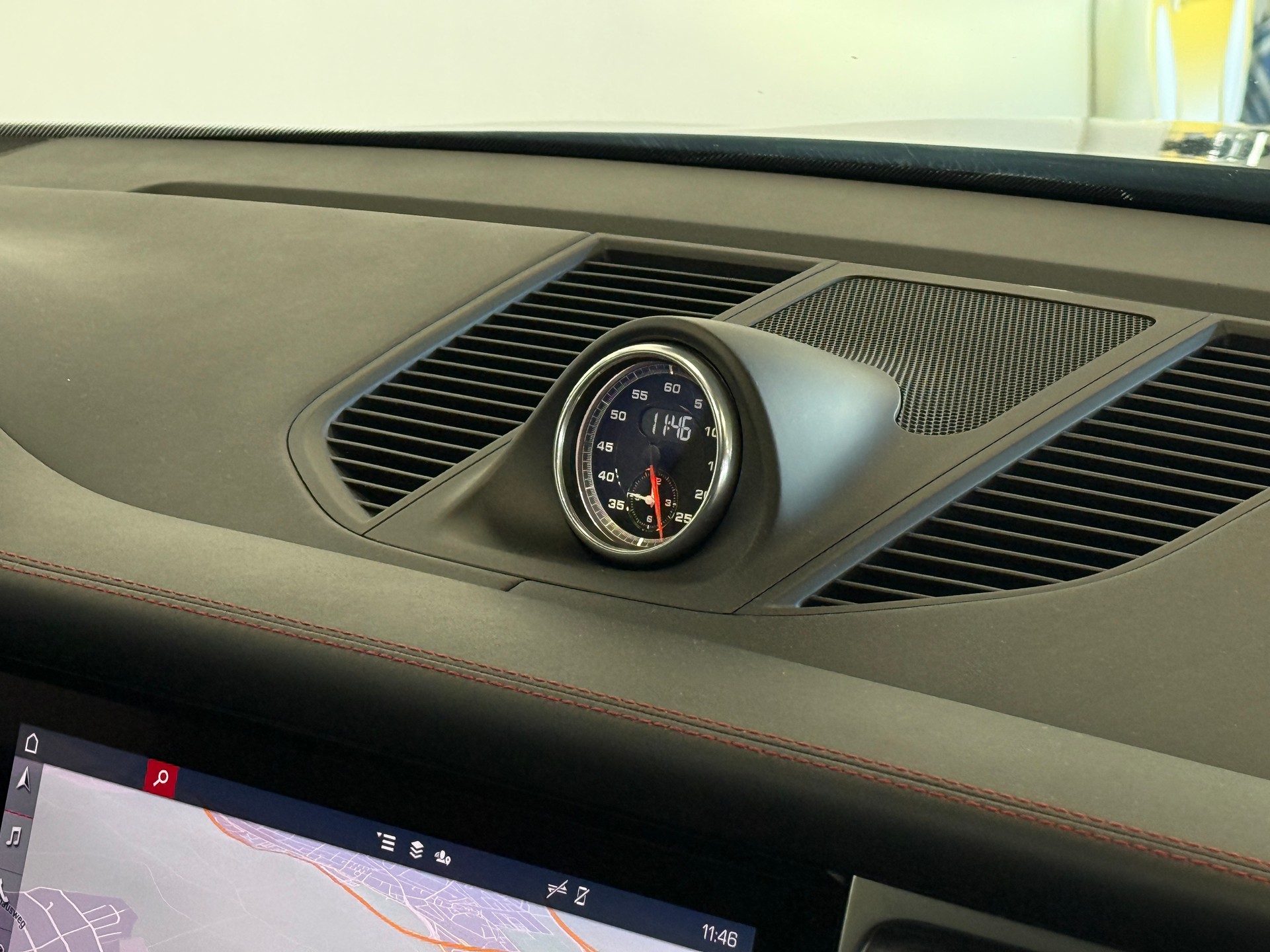 PORSCHE Macan GTS PDK *Carbon & Panoramadach*-image-13