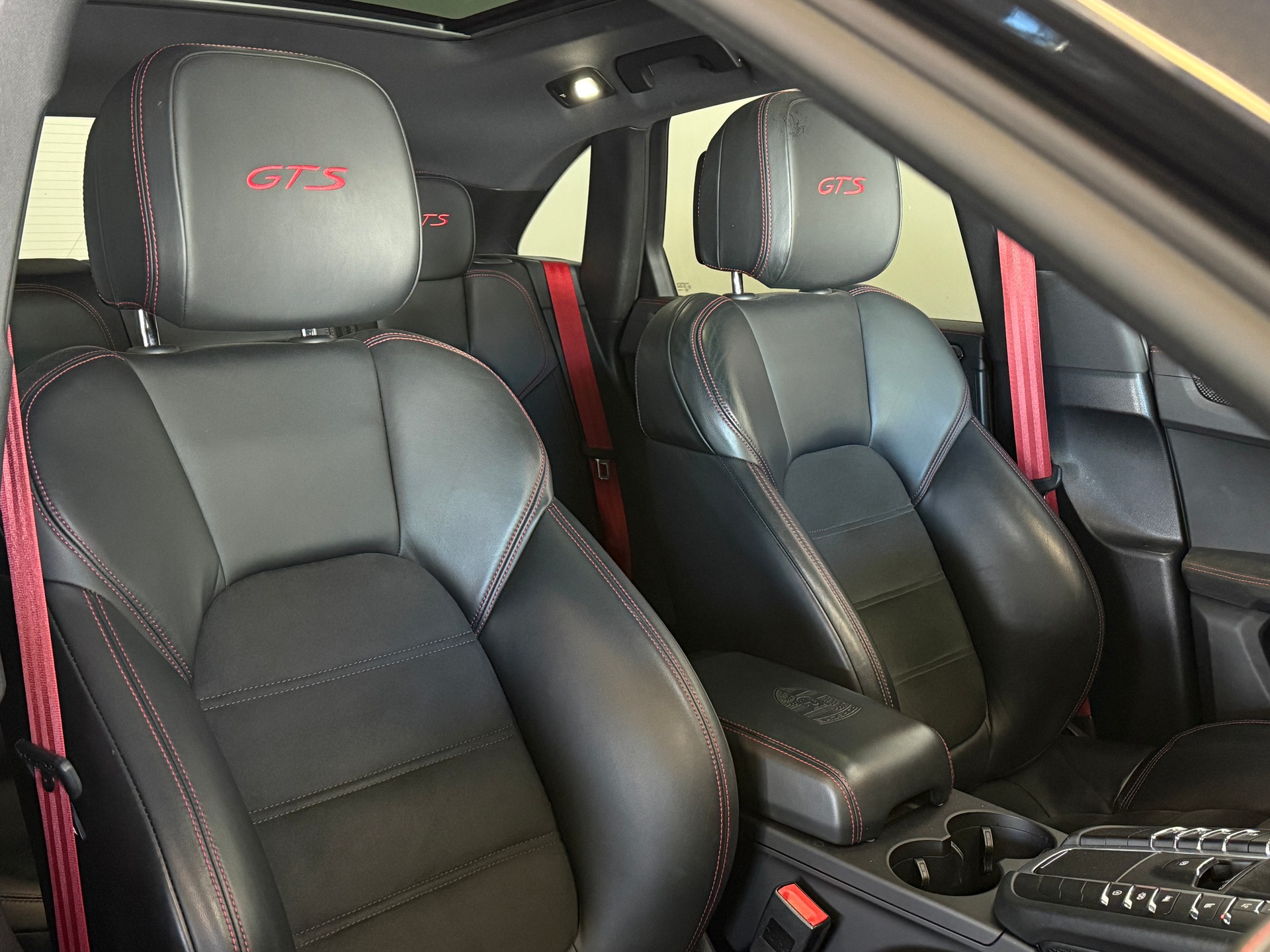 PORSCHE Macan GTS PDK *Carbon & Panoramadach*-image-15