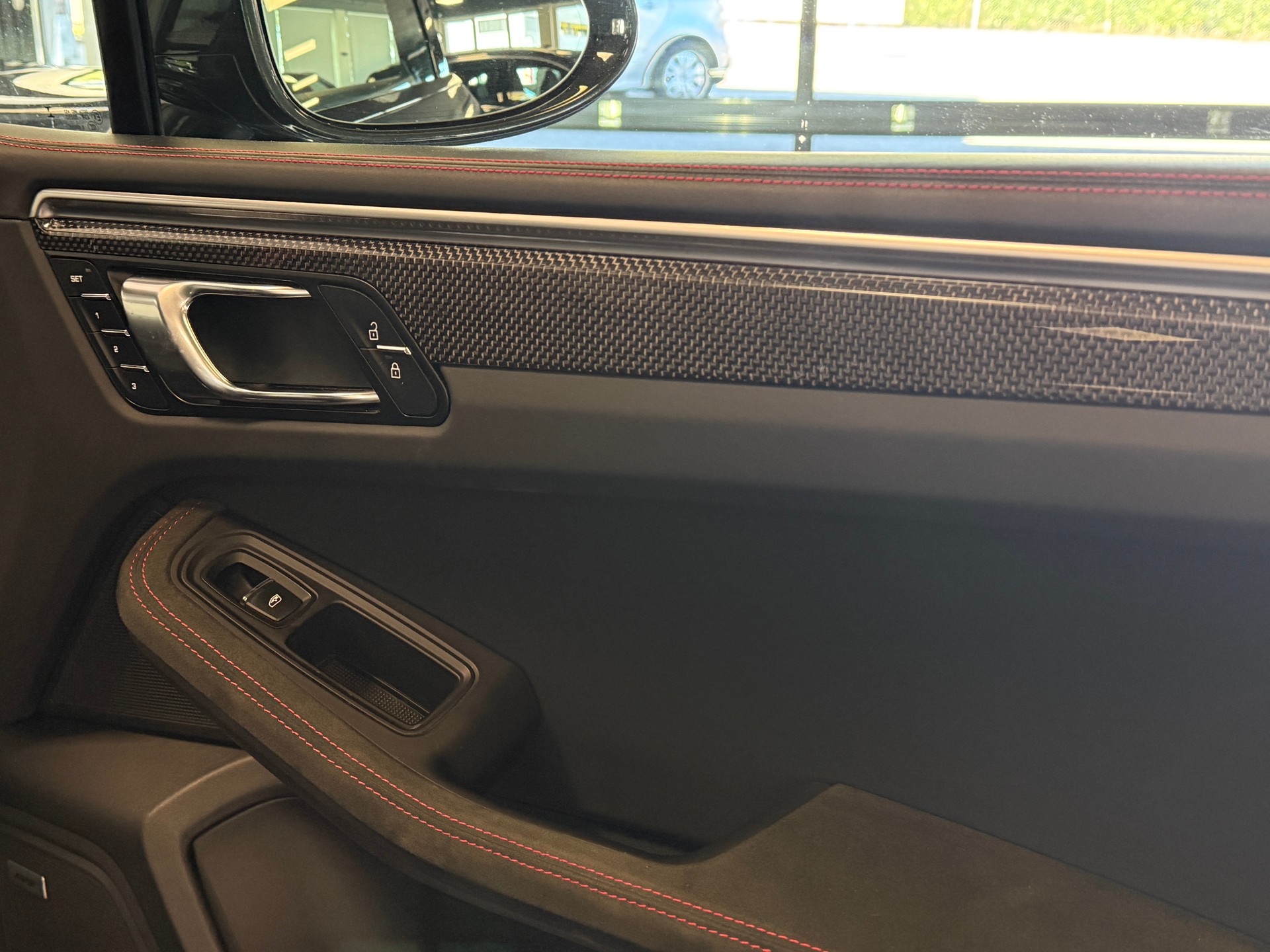 PORSCHE Macan GTS PDK *Carbon & Panoramadach*-image-10