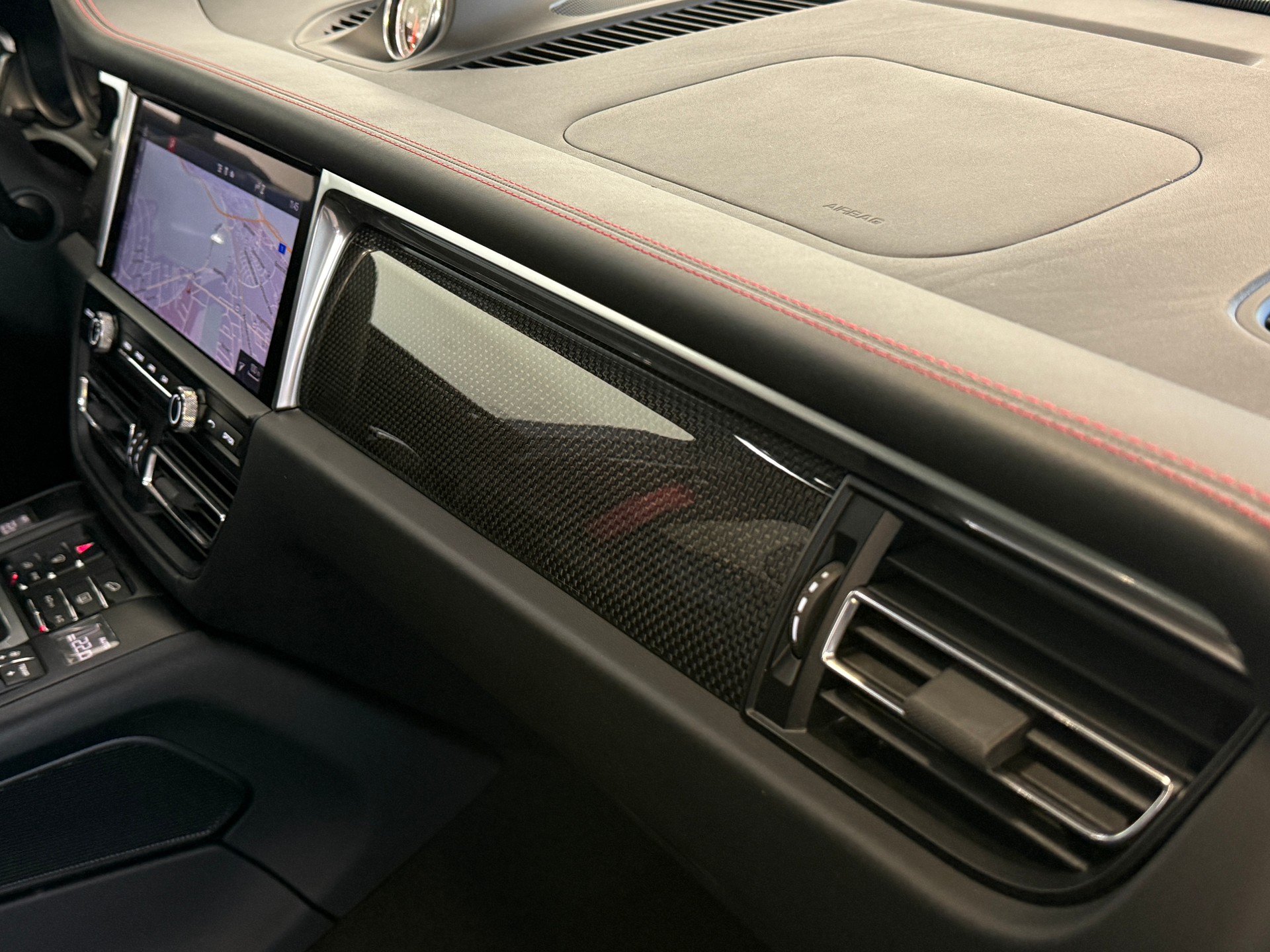 PORSCHE Macan GTS PDK *Carbon & Panoramadach*-image-12