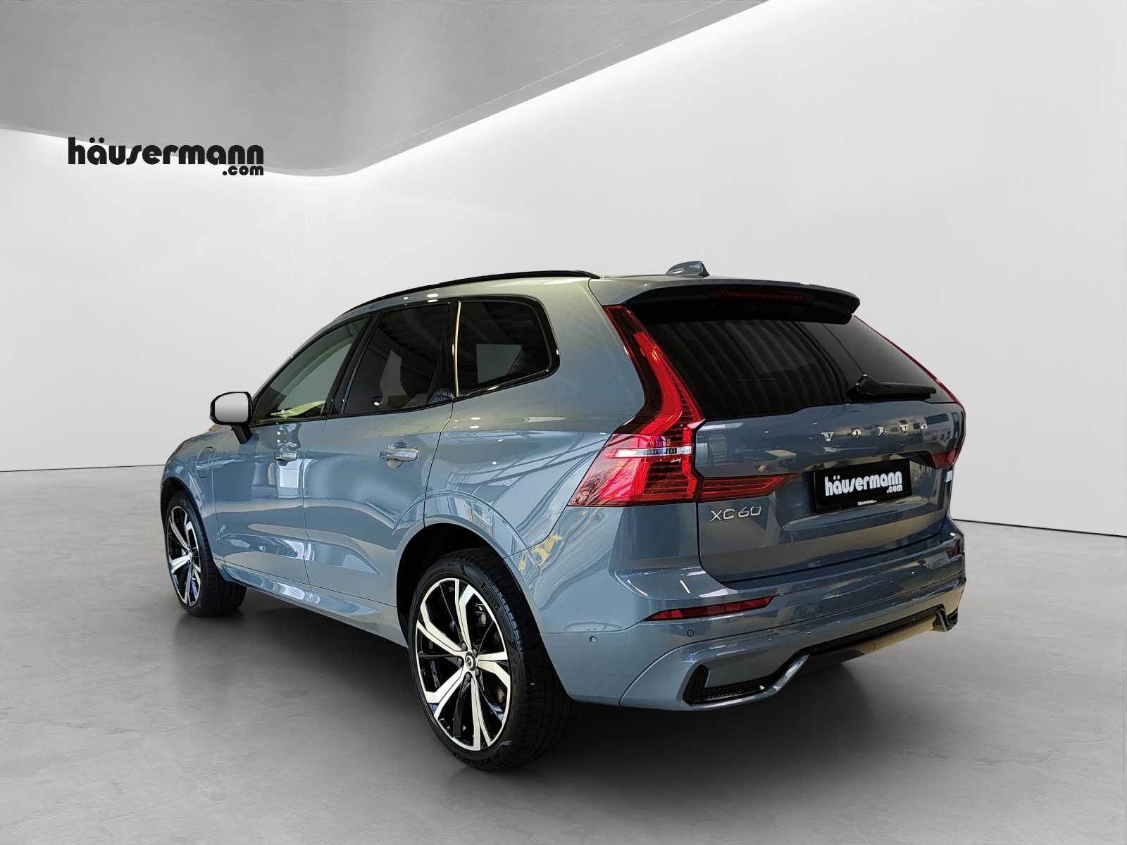 VOLVO XC60 2.0 T6 TE Ultimate Dark eAWD-image-3