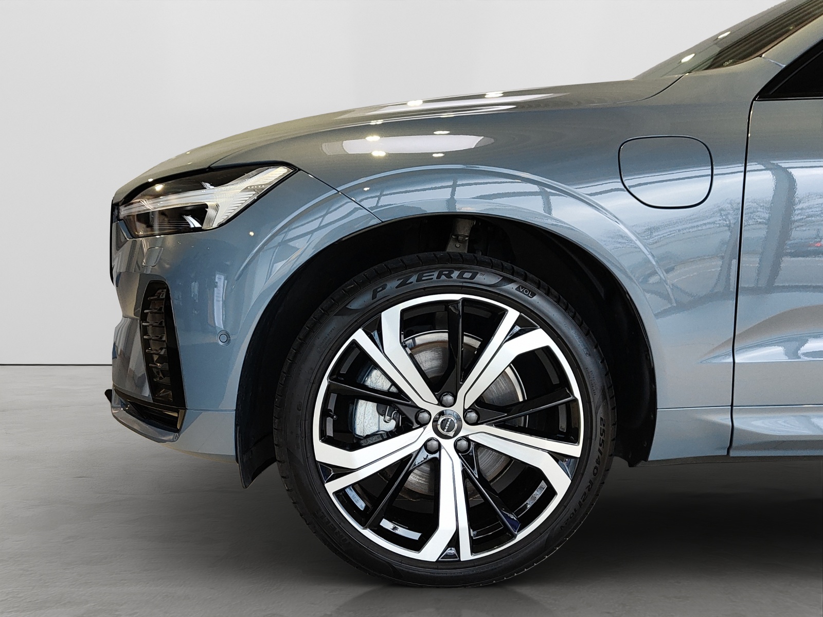 VOLVO XC60 2.0 T6 TE Ultimate Dark eAWD-image-15