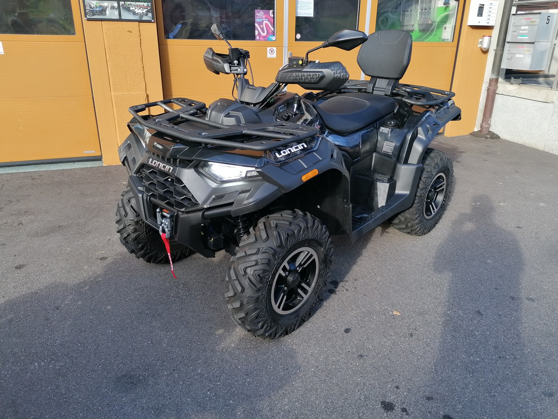 LONCIN L-showroom-element-1