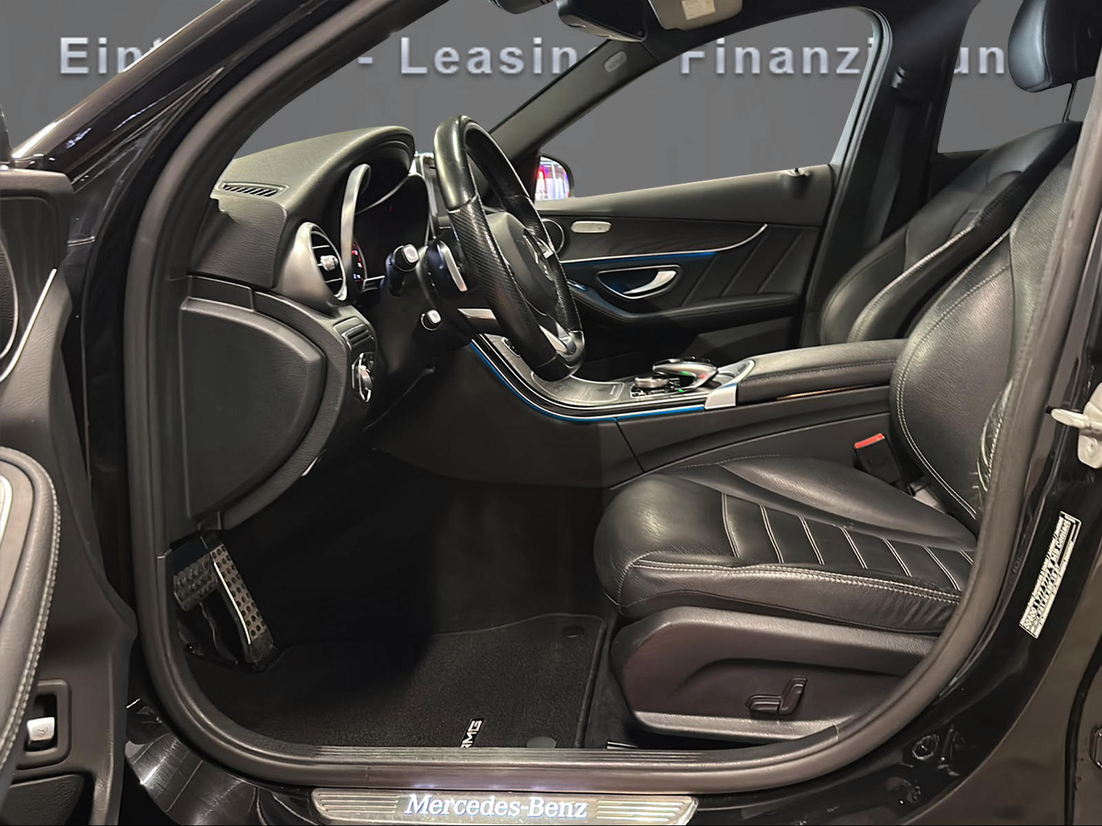 MERCEDES-BENZ C 200 AMG Line 4Matic 7G-Tronic-image-9