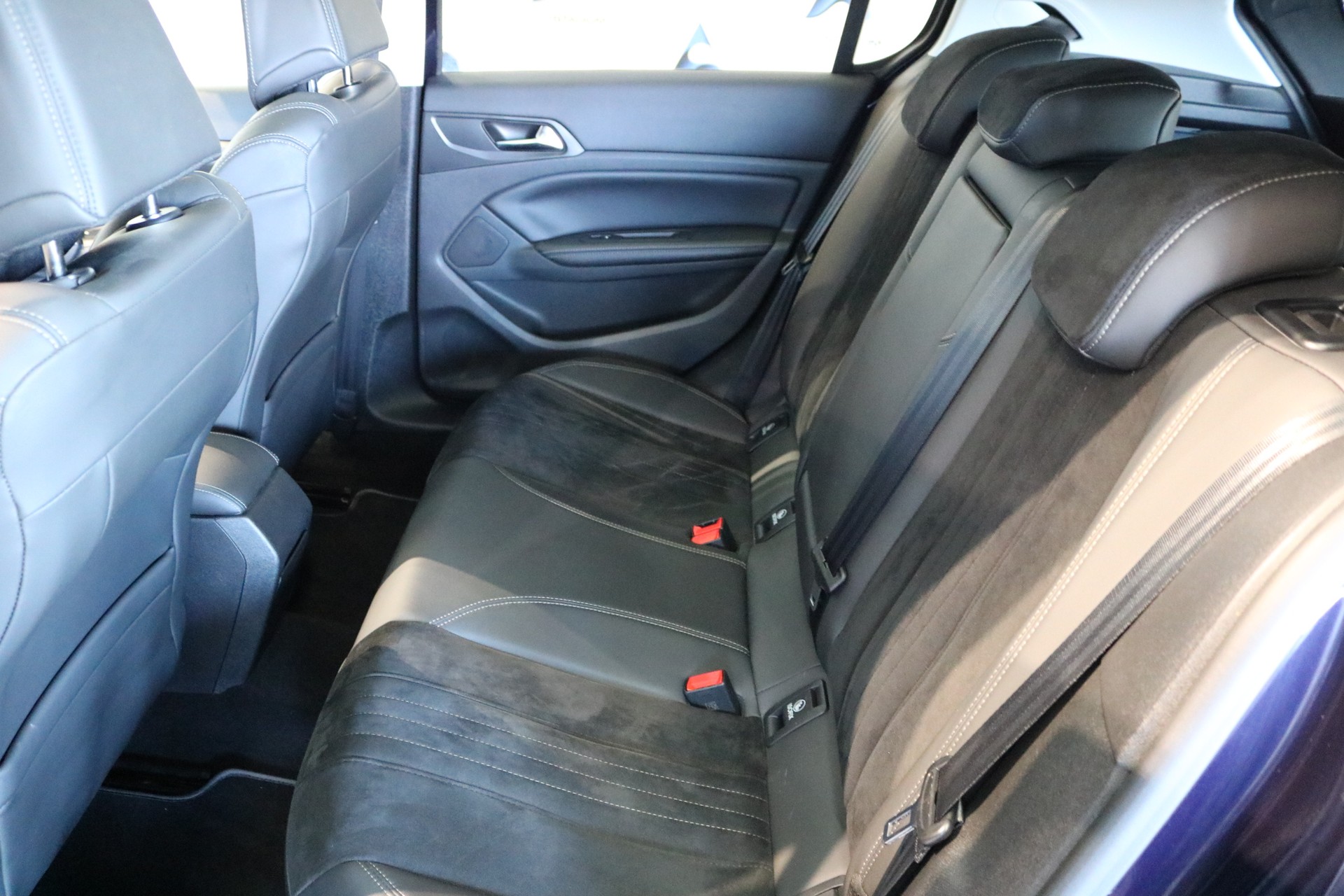 PEUGEOT 308 1.6 THP Allure-image-3