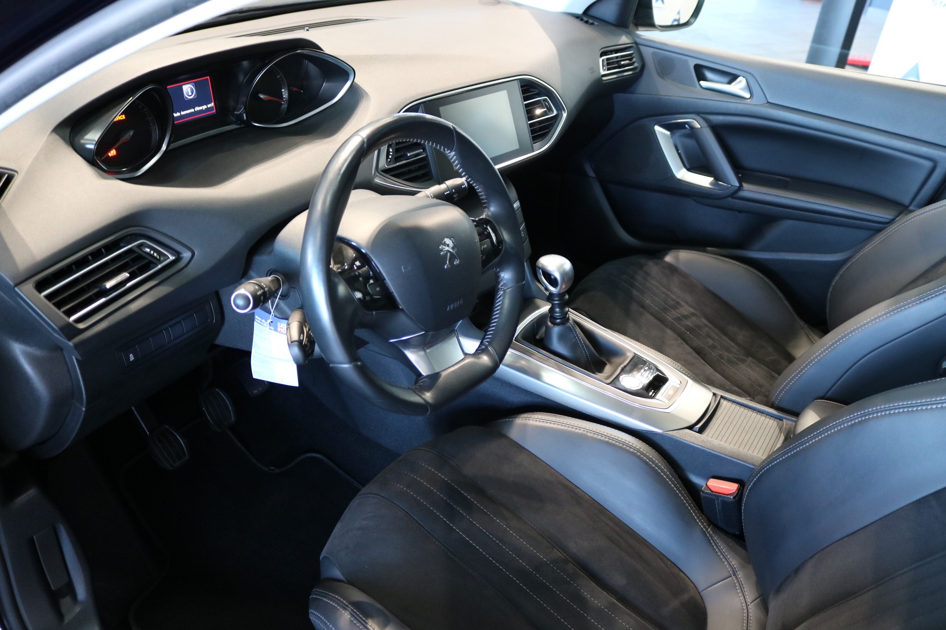 PEUGEOT 308 1.6 THP Allure-image-33