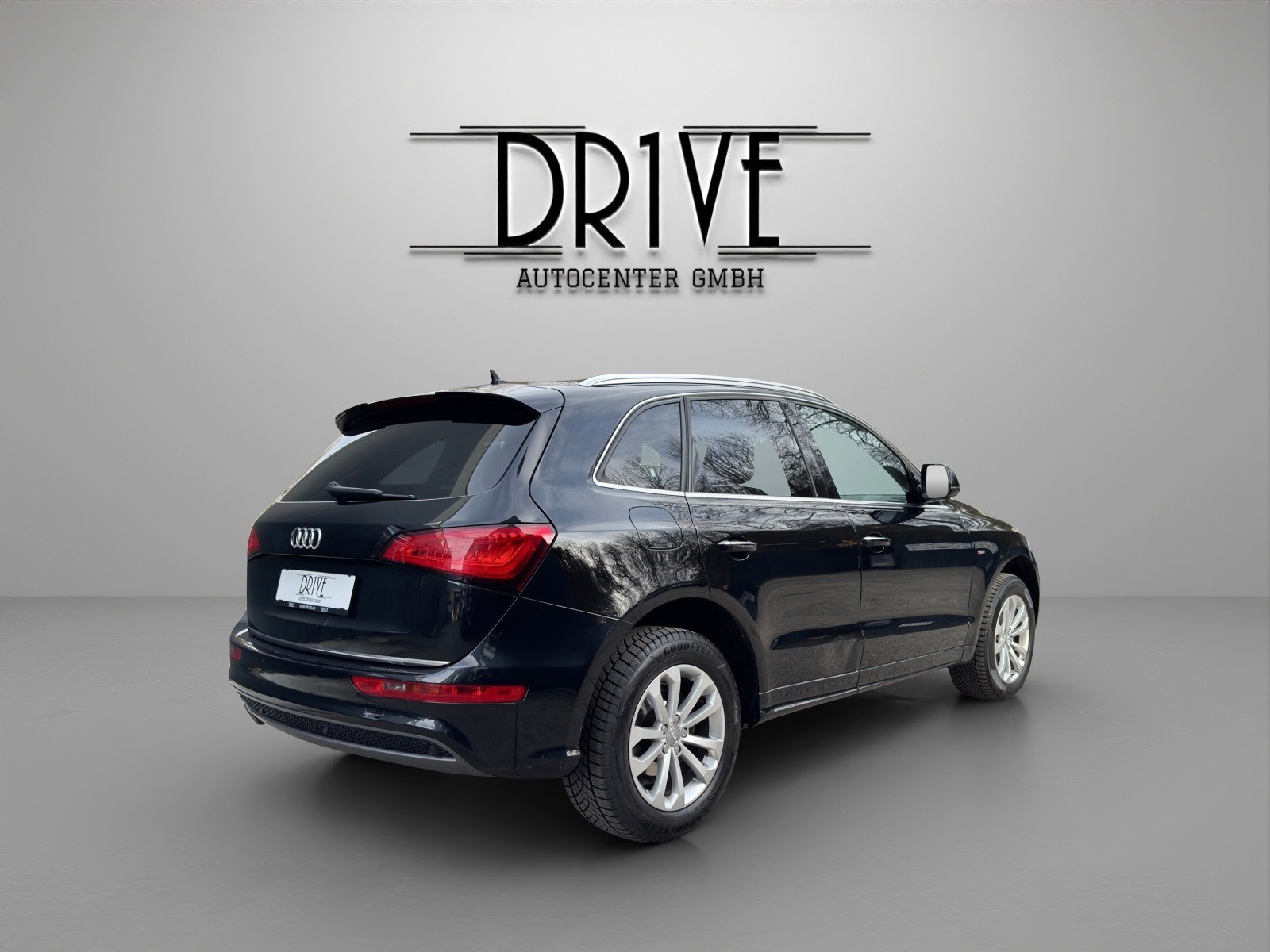 AUDI Q5 2.0 TDI quattro S-tronic-image-4