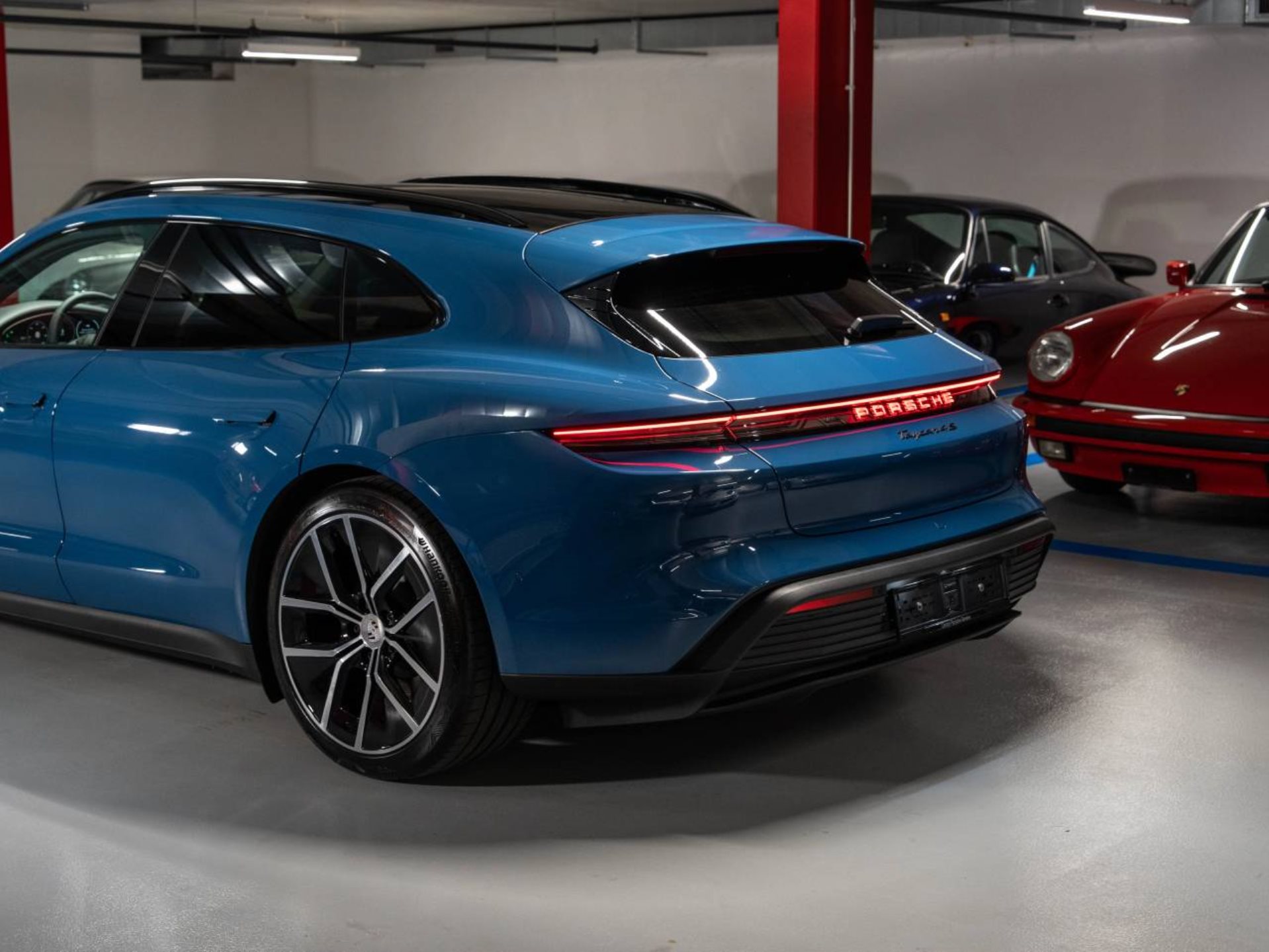 PORSCHE Taycan 4S Sport Turismo-image-19