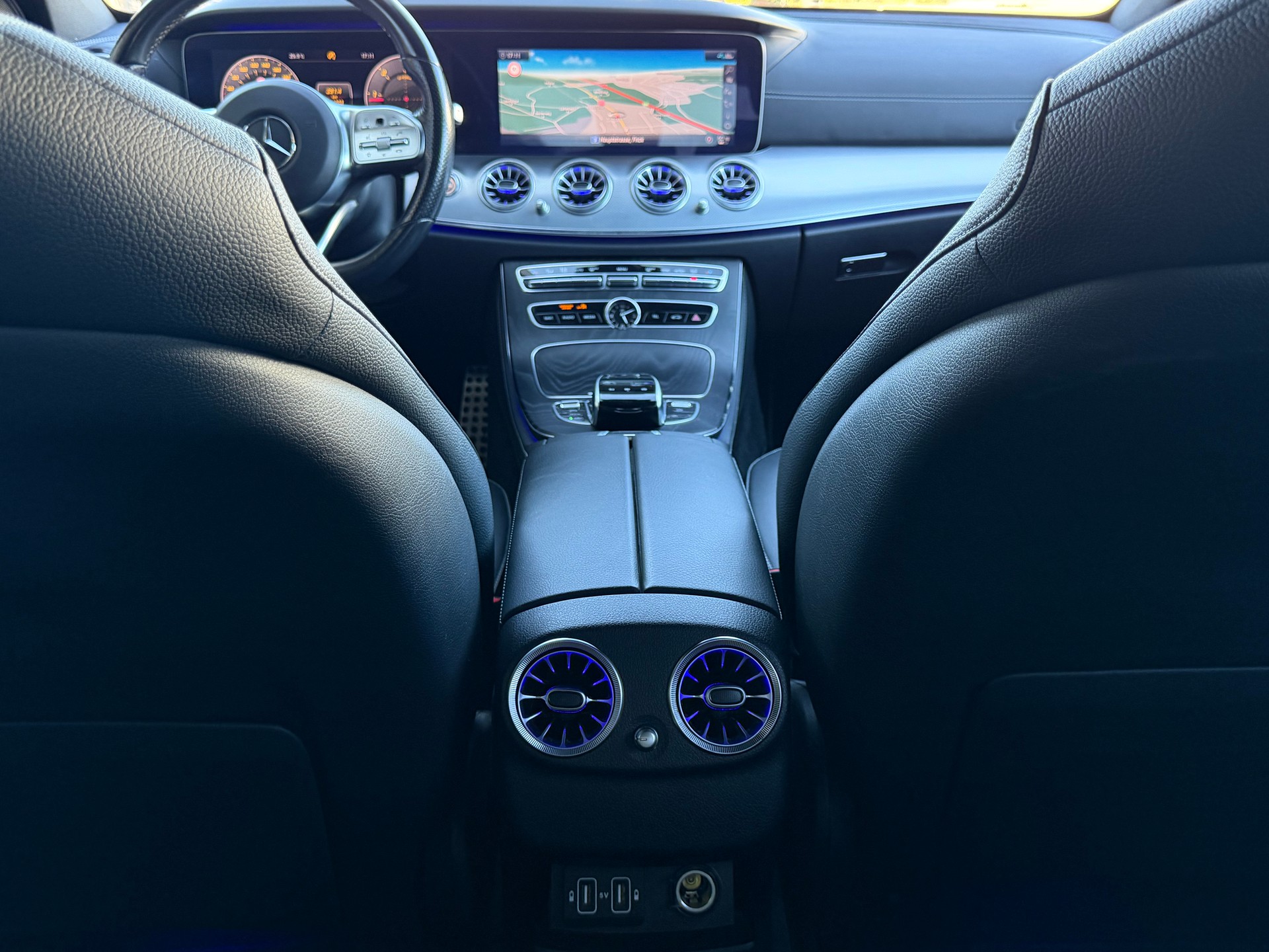 MERCEDES-BENZ E 220 d Swiss Star AMG Line 4matic-image-21