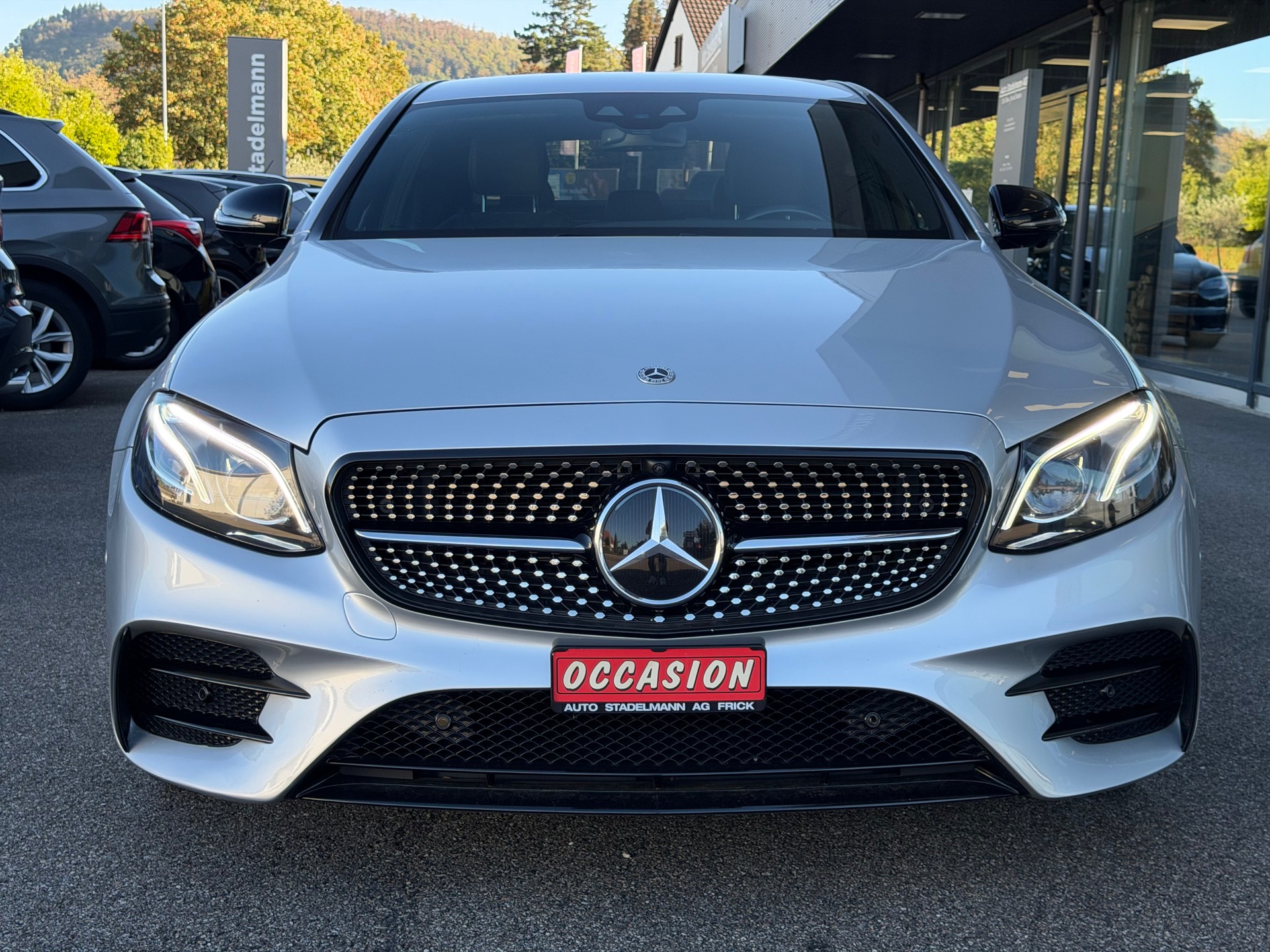 MERCEDES-BENZ E 220 d Swiss Star AMG Line 4matic-image-9