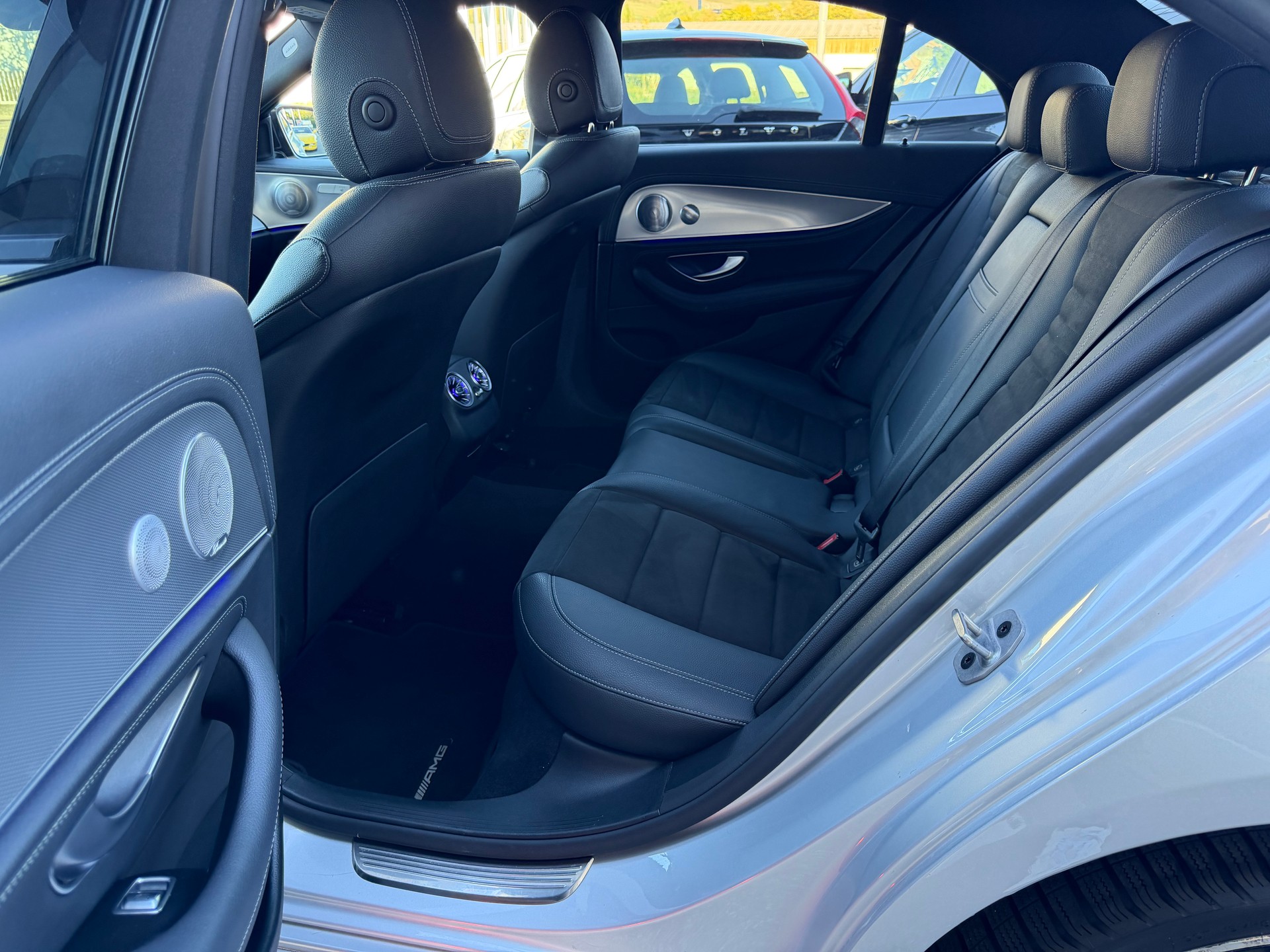 MERCEDES-BENZ E 220 d Swiss Star AMG Line 4matic-image-22